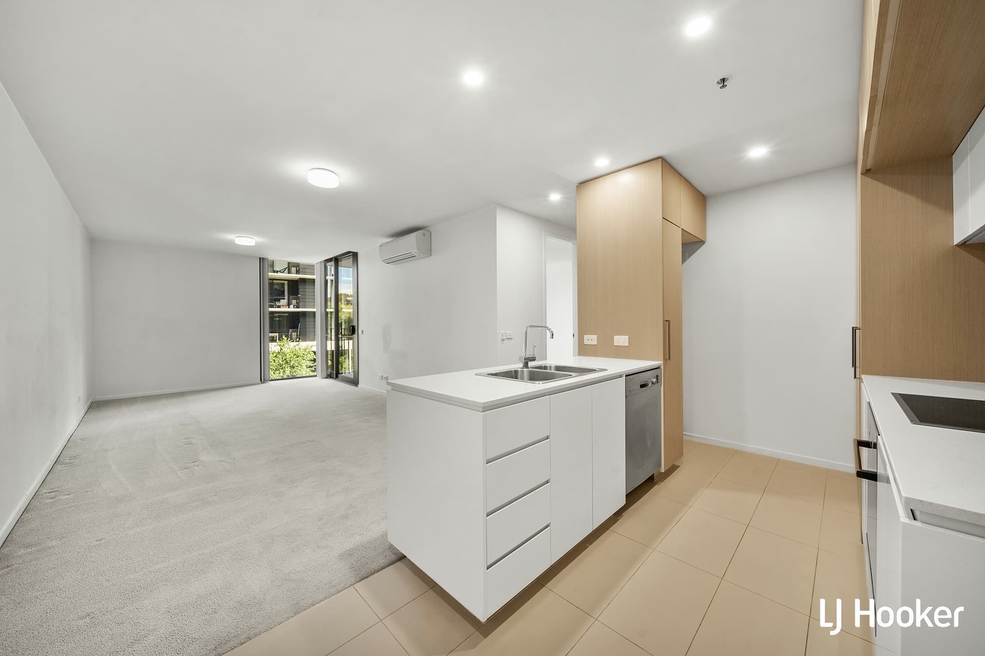 (Door 30) 154/97 Eastern Valley Way, Belconnen, Belconnen - Image 1