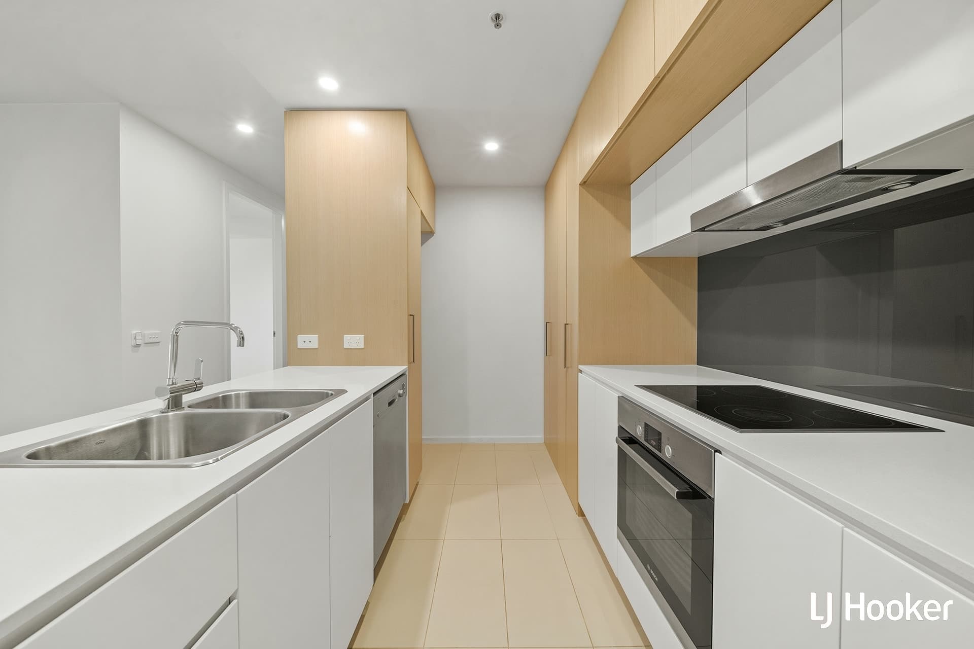 (Door 30) 154/97 Eastern Valley Way, Belconnen, Belconnen - Thumbnail 2