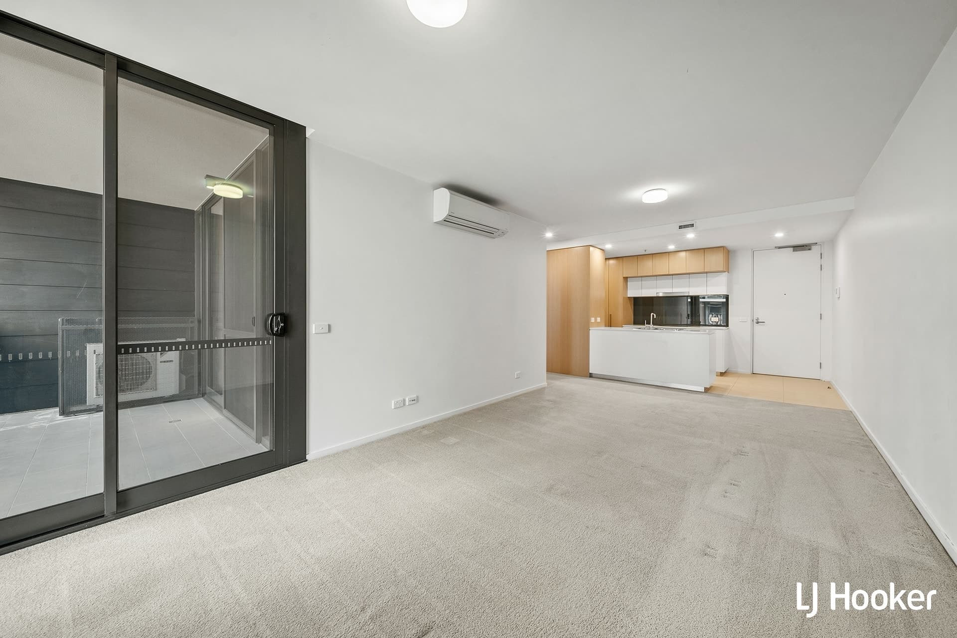 (Door 30) 154/97 Eastern Valley Way, Belconnen, Belconnen - Thumbnail 3