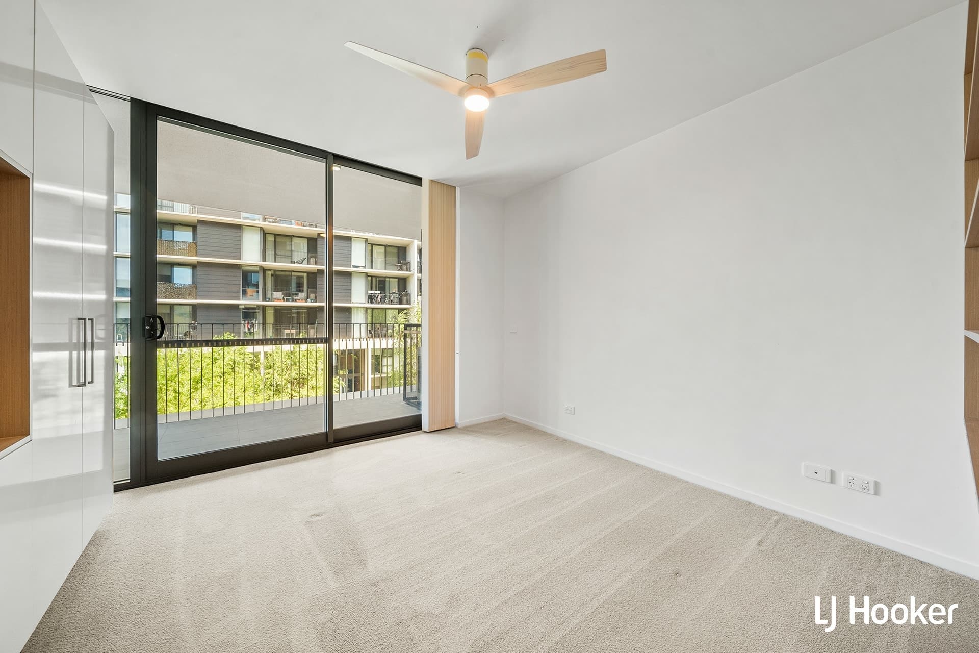 (Door 30) 154/97 Eastern Valley Way, Belconnen, Belconnen - Thumbnail 4