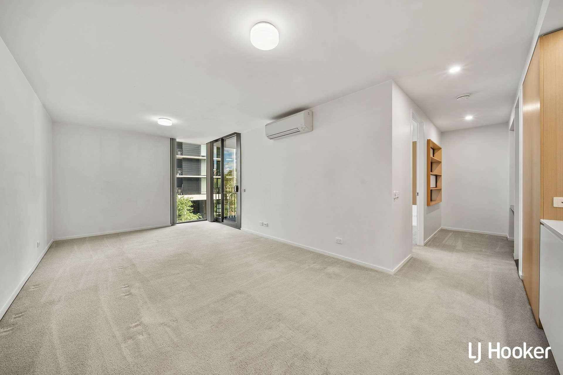 (Door 30) 154/97 Eastern Valley Way, Belconnen, Belconnen - Thumbnail 5