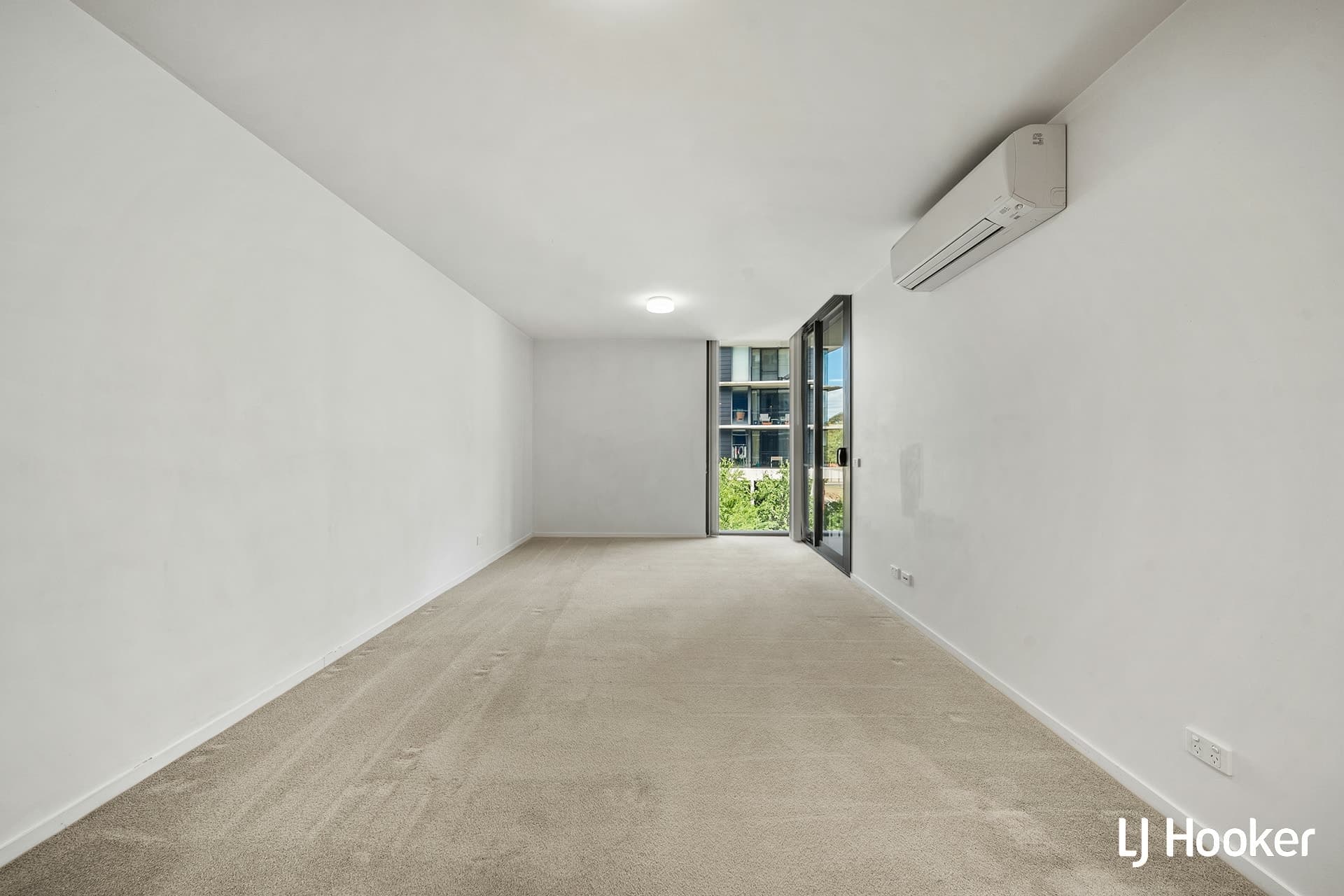 (Door 30) 154/97 Eastern Valley Way, Belconnen, Belconnen - Thumbnail 6