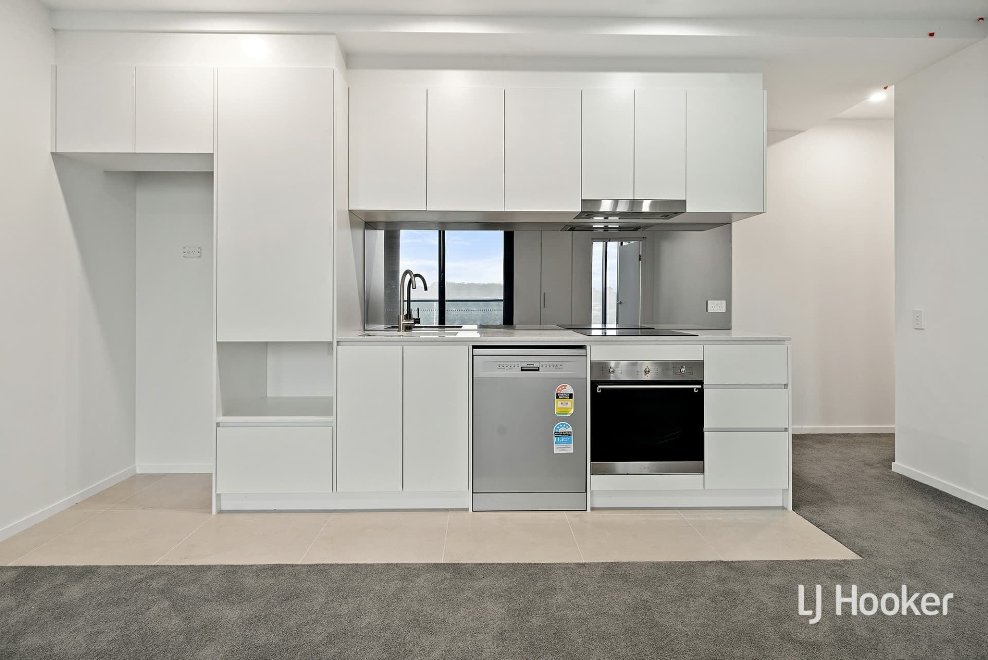 1612/3 Grazier Lane Belconnen ACT, Belconnen - Thumbnail 3