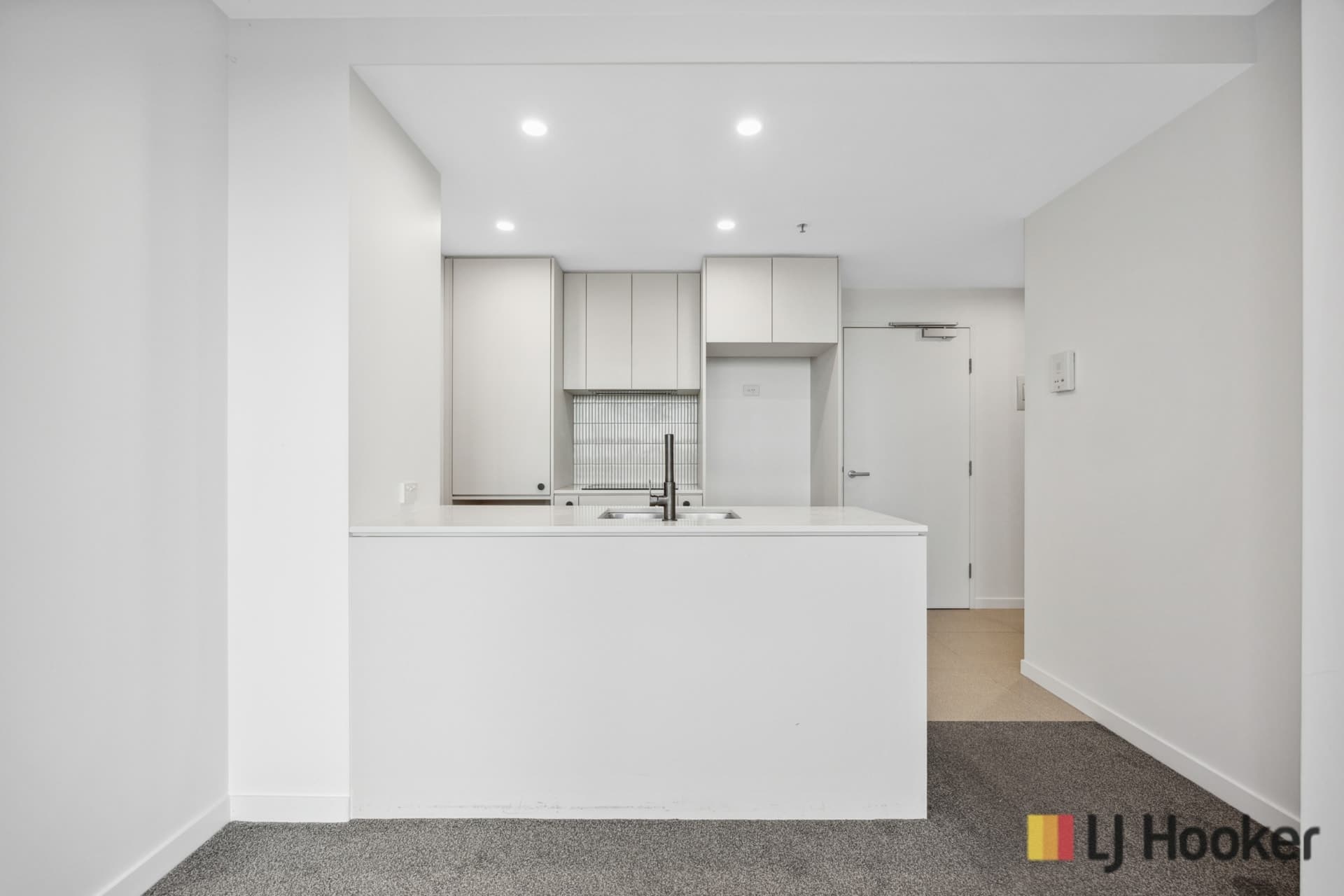 1804/2 Grazier Lane Belconnen ACT, Belconnen - Thumbnail 2