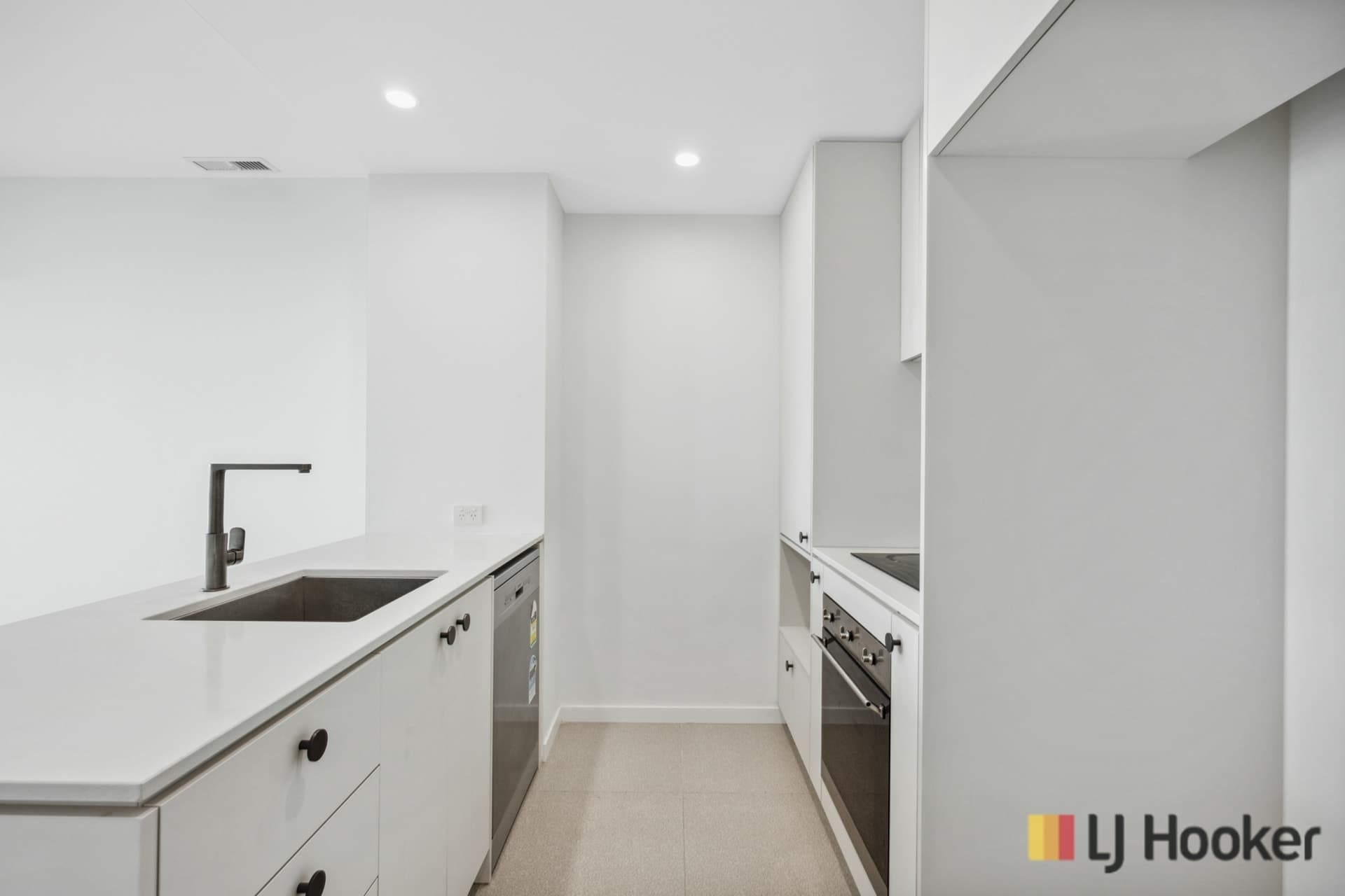 1804/2 Grazier Lane Belconnen ACT, Belconnen - Thumbnail 4