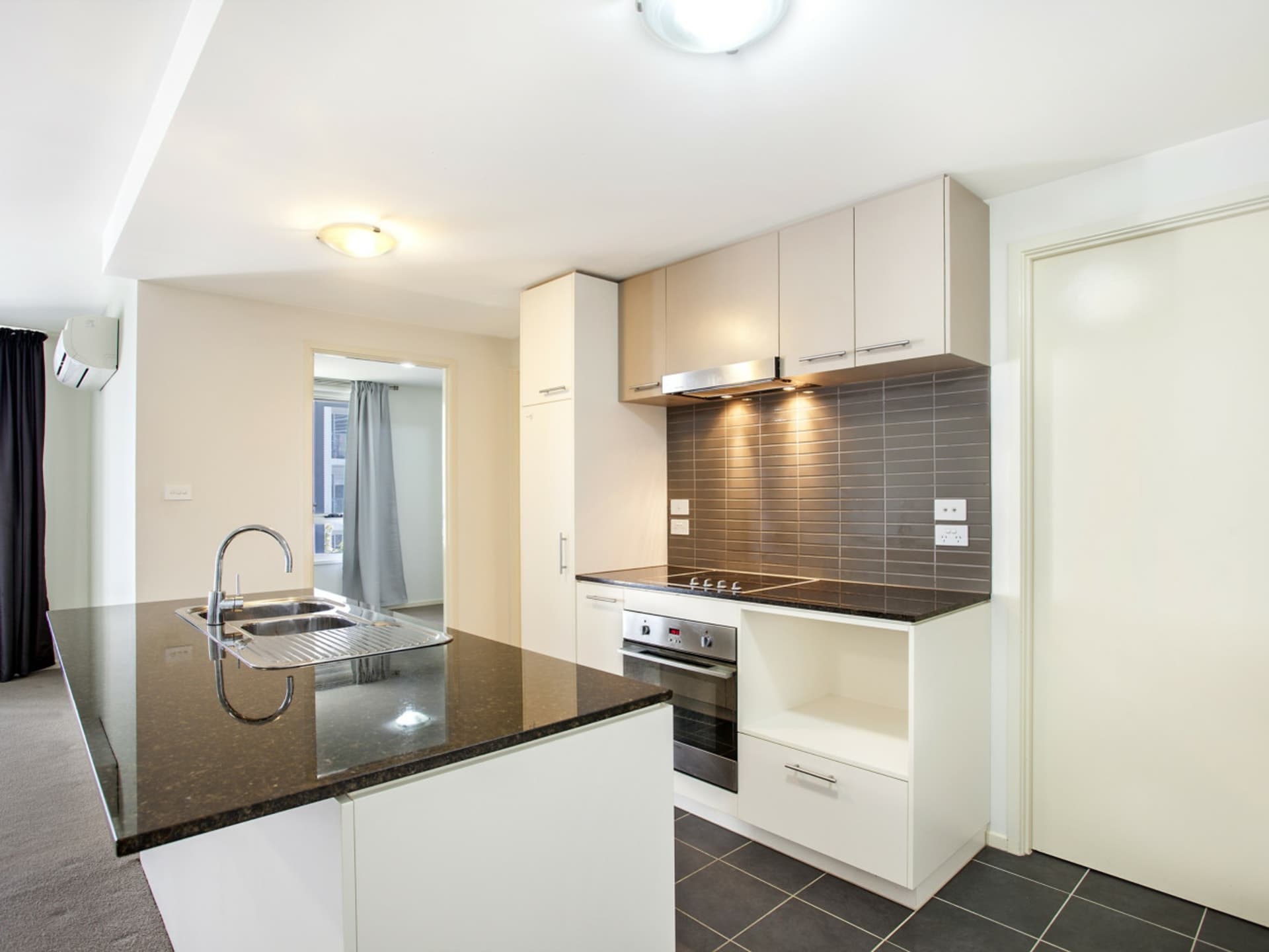 113/72 College Street, Belconnen, Belconnen - Thumbnail 3