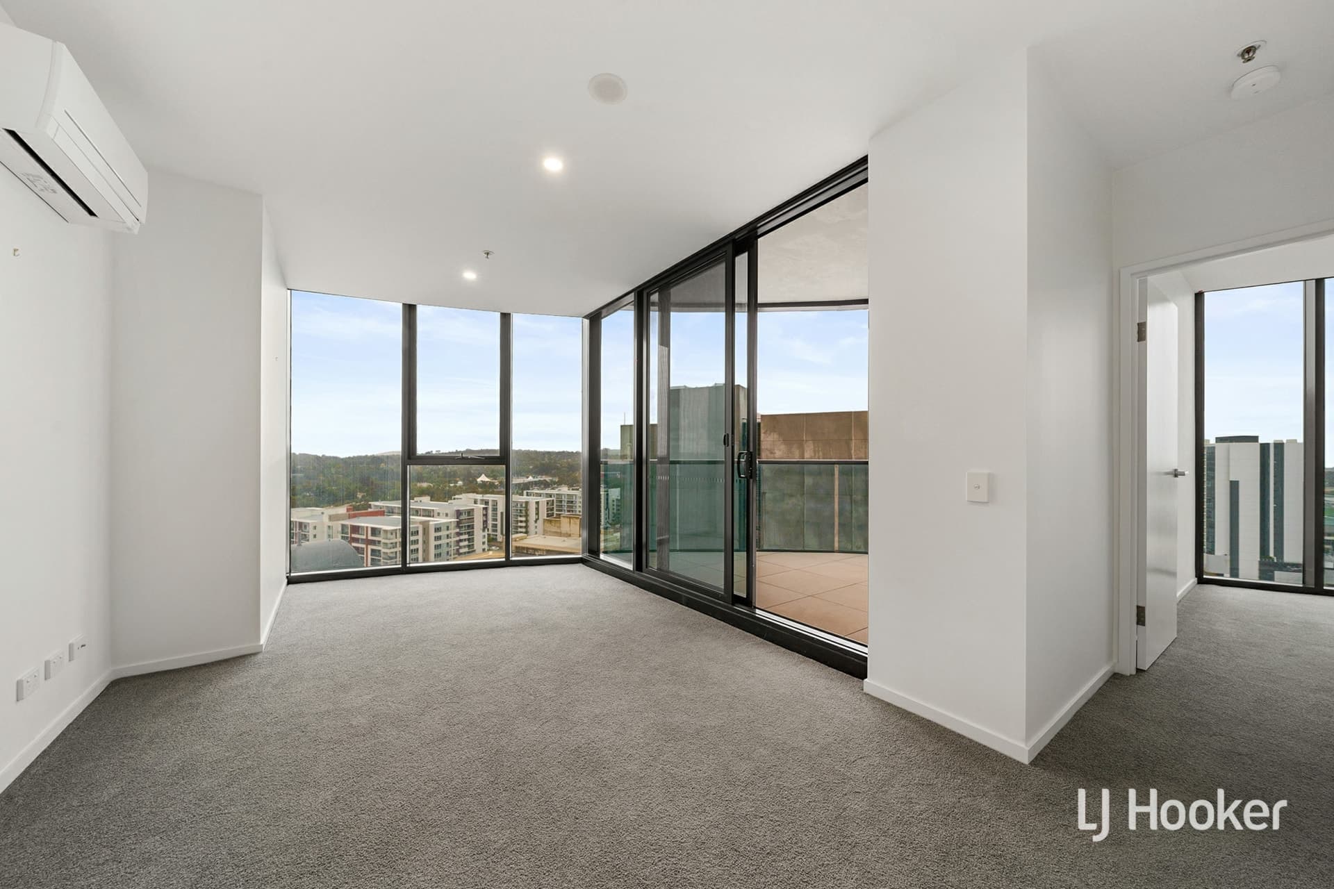 1313/3 Grazier Lane, Belconnen, Belconnen - Thumbnail 3