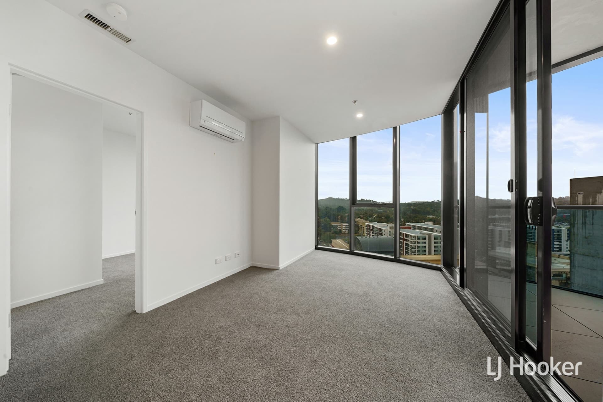 1313/3 Grazier Lane, Belconnen, Belconnen - Thumbnail 4