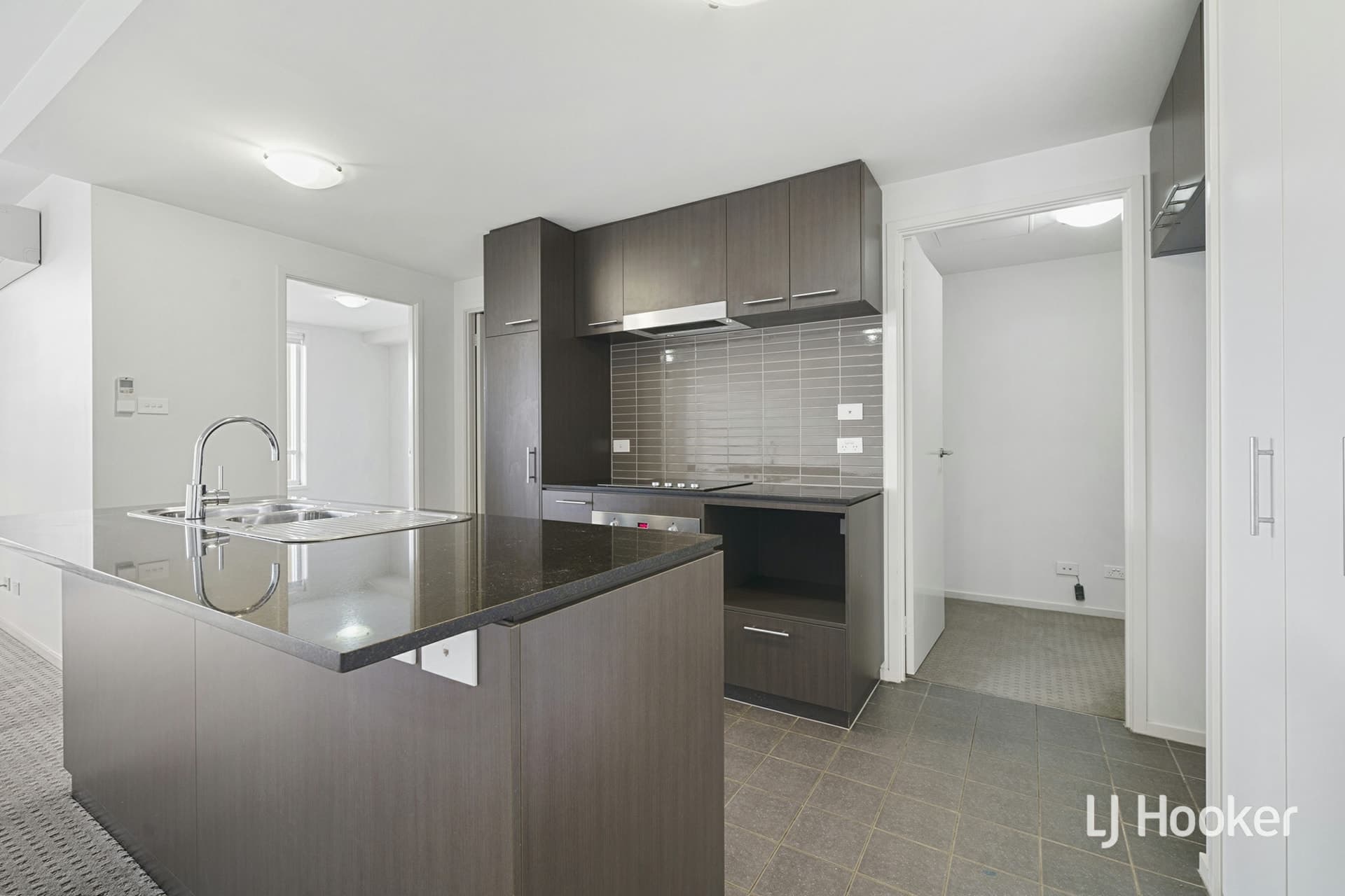 152/64 College Street, Belconnen, Belconnen - Thumbnail 2