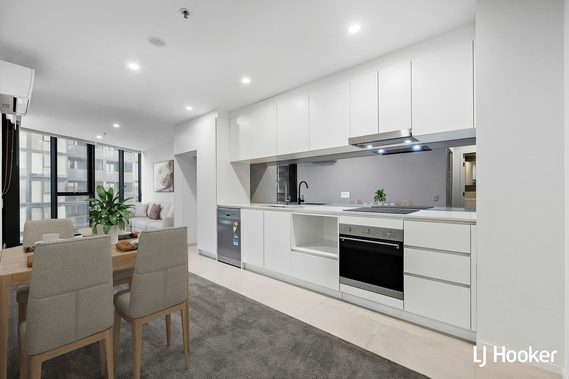 608/1 Grazier Lane Belconnen ACT, Belconnen - Thumbnail 2