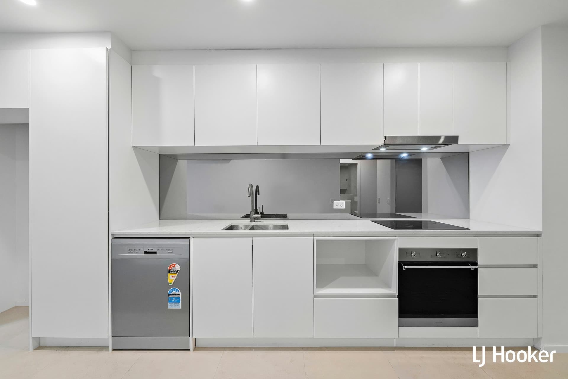 608/1 Grazier Lane Belconnen ACT, Belconnen - Thumbnail 3