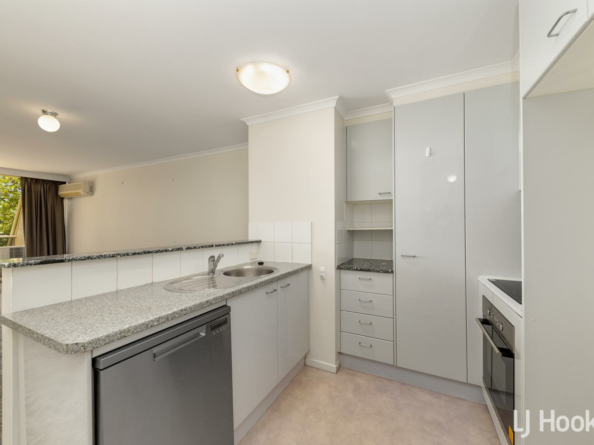 15B/9 Chandler Street, Belconnen, Belconnen - Thumbnail 3