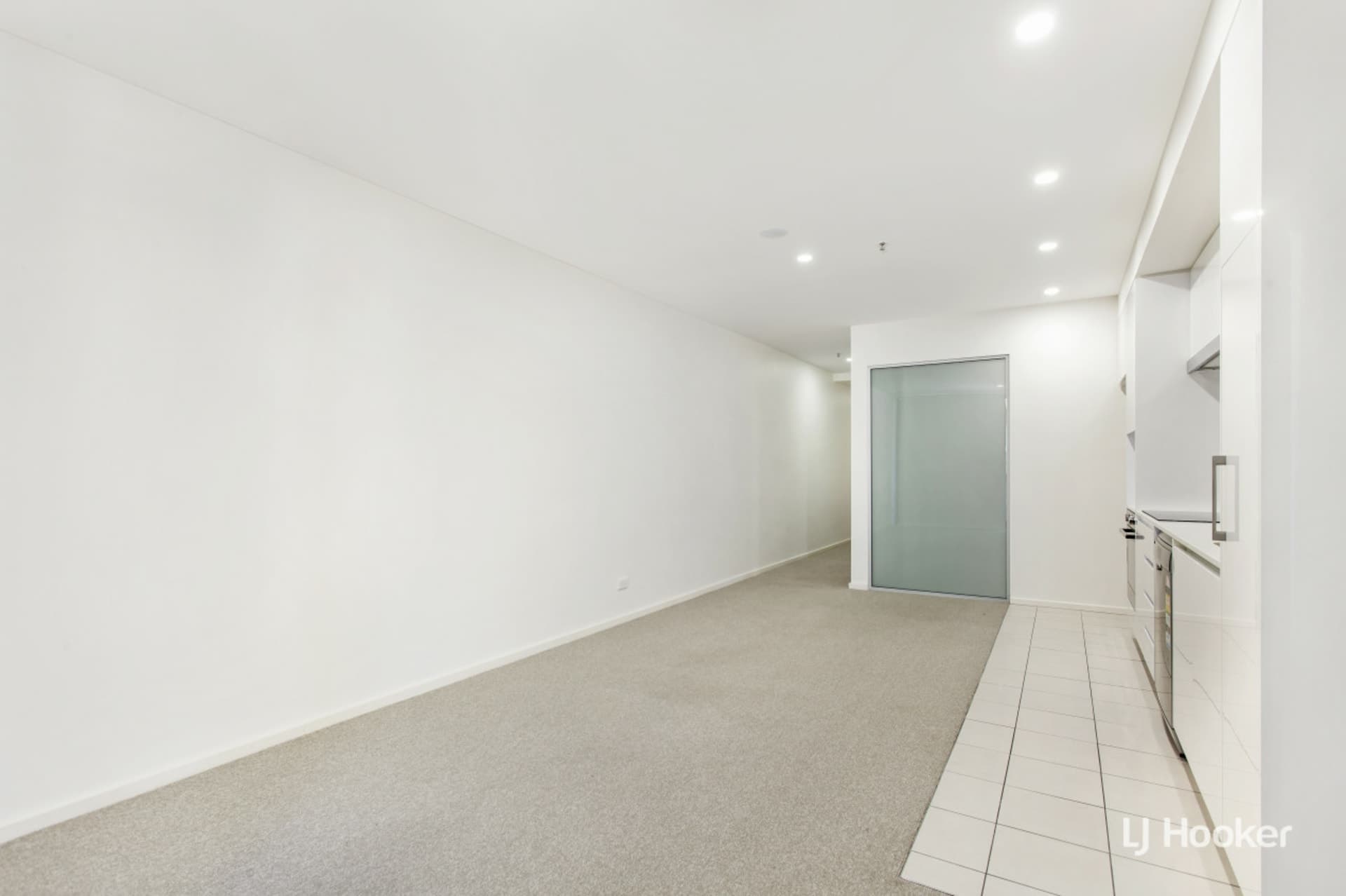 1113/120 Eastern Valley Way, Belconnen, Belconnen - Thumbnail 4