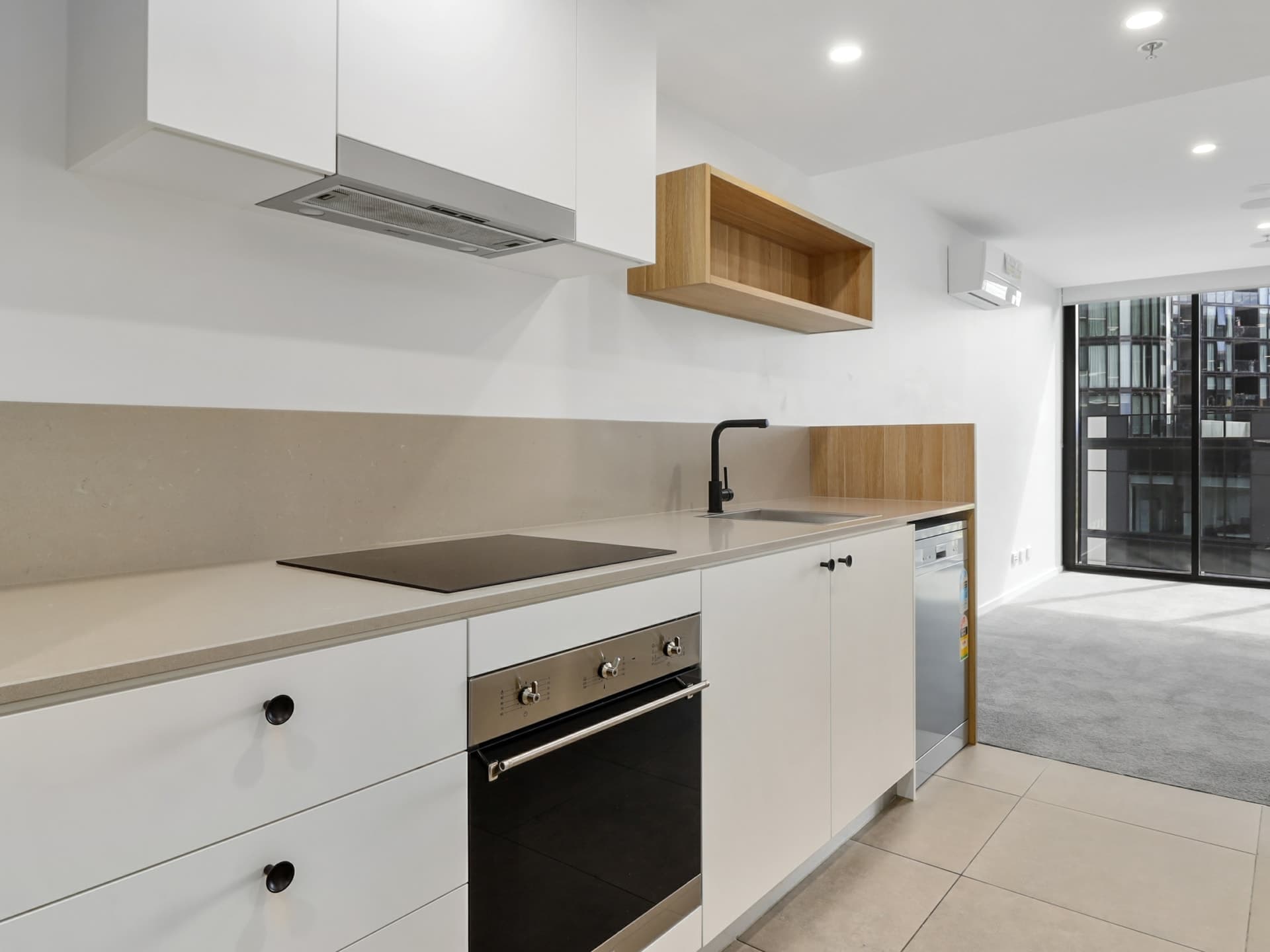 805/4 Grazier Lane Belconnen ACT, Belconnen - Thumbnail 2