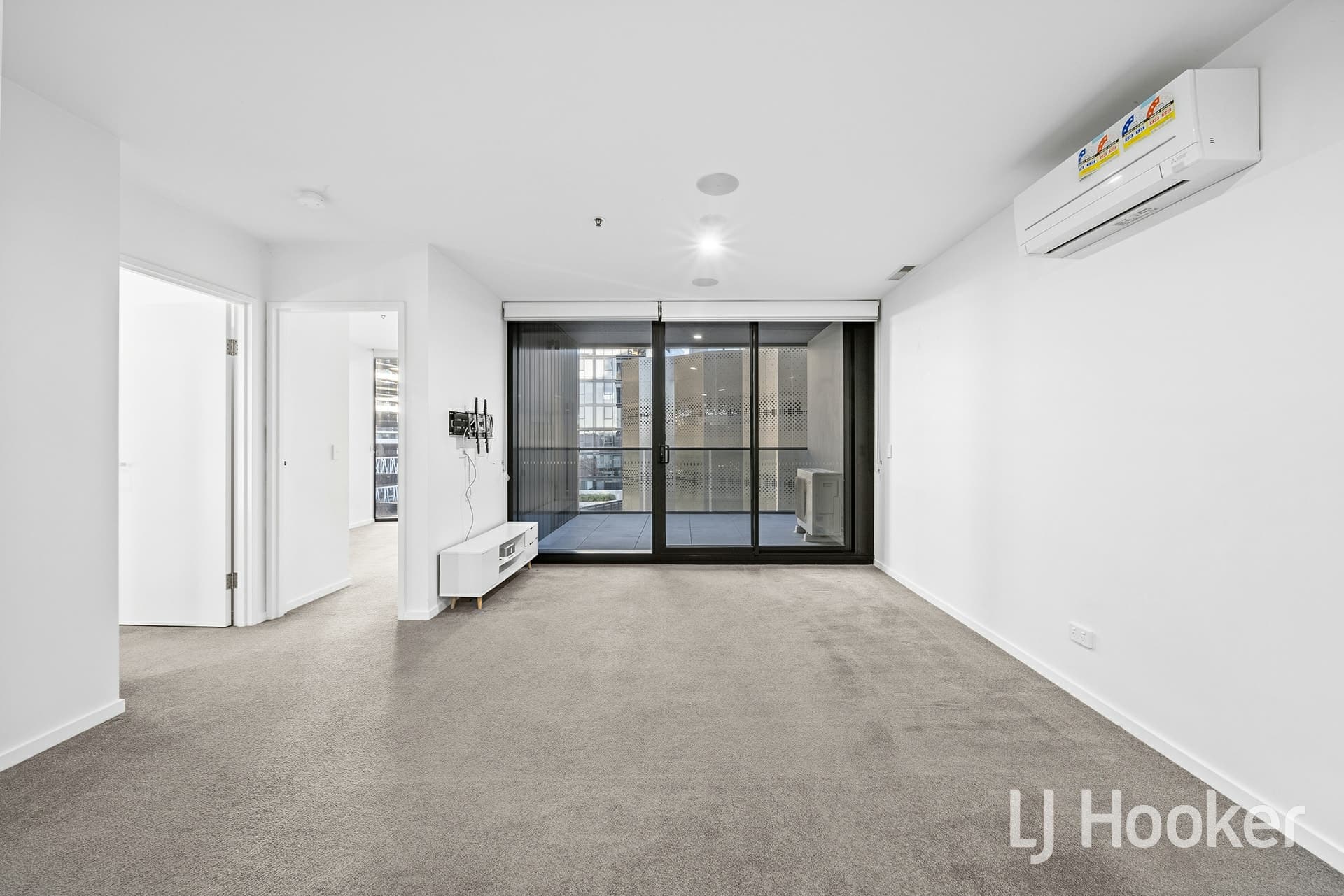 417/6 Grazier Lane Belconnen ACT, Belconnen - Thumbnail 3