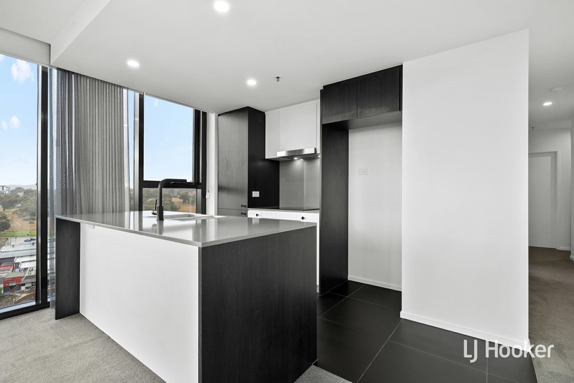 911/4 Grazier Lane Belconnen ACT, Belconnen - Thumbnail 2