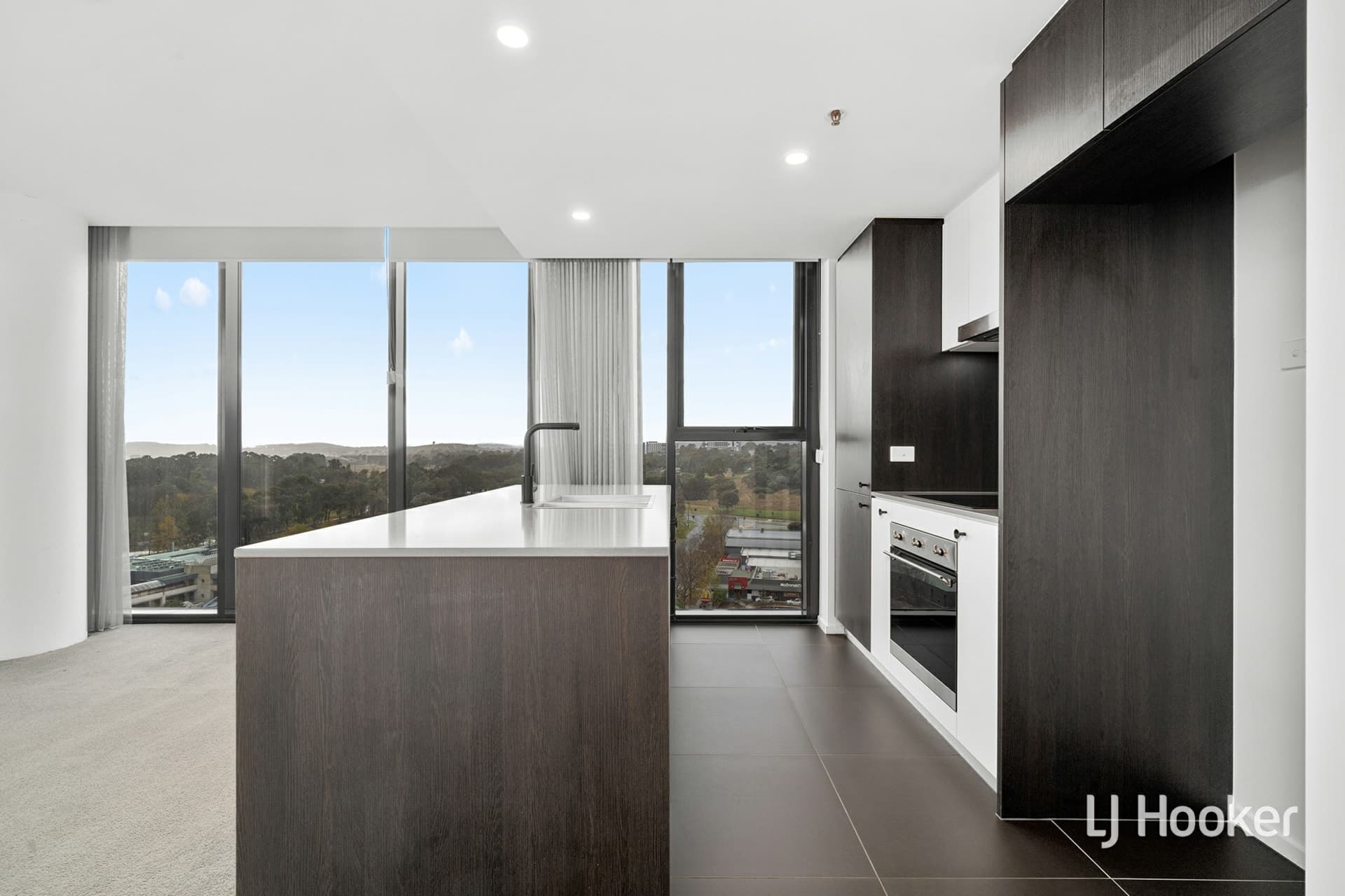911/4 Grazier Lane Belconnen ACT, Belconnen - Thumbnail 3