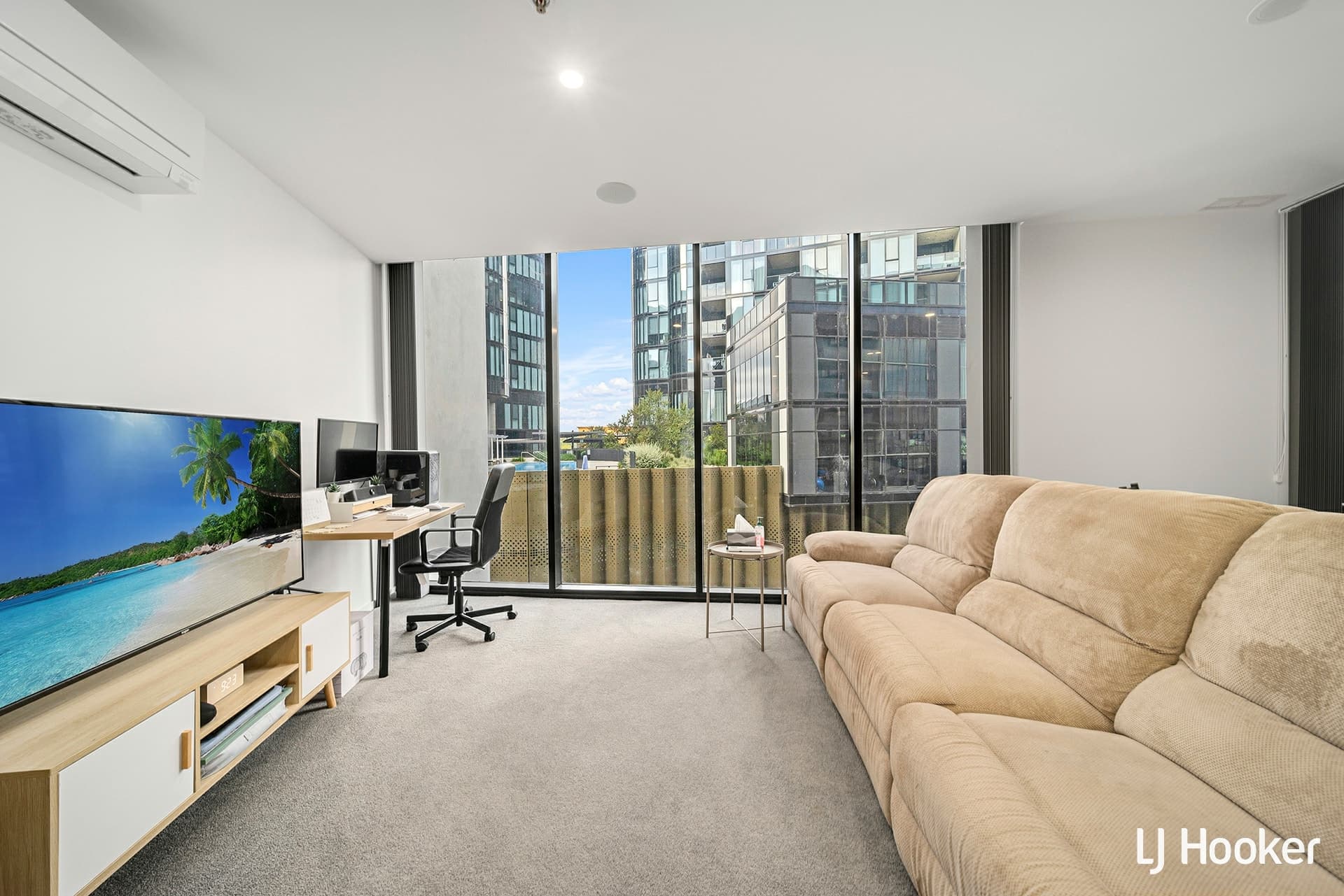 601/6 Grazier Lane Belconnen ACT, Belconnen - Thumbnail 3