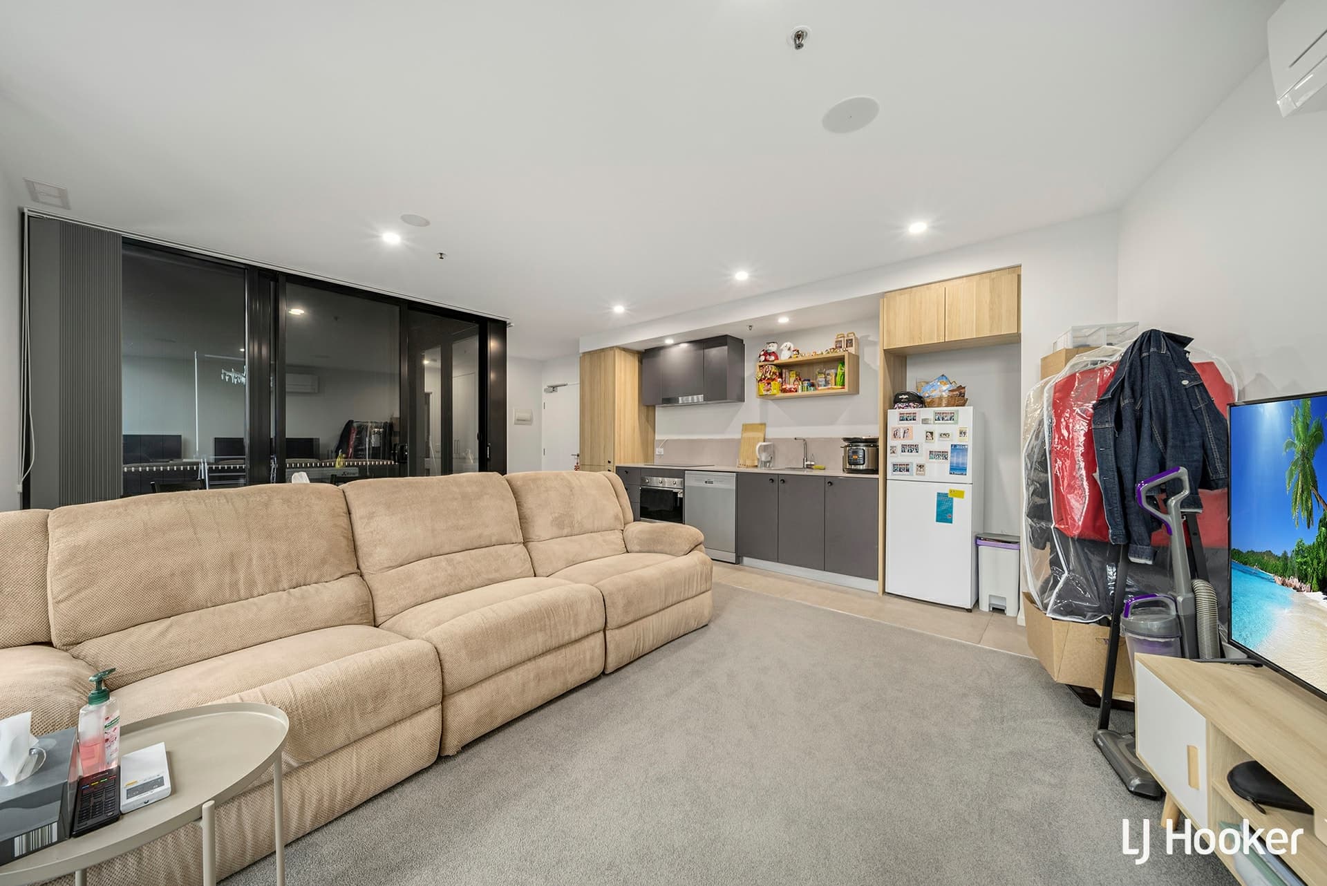 601/6 Grazier Lane Belconnen ACT, Belconnen - Thumbnail 4