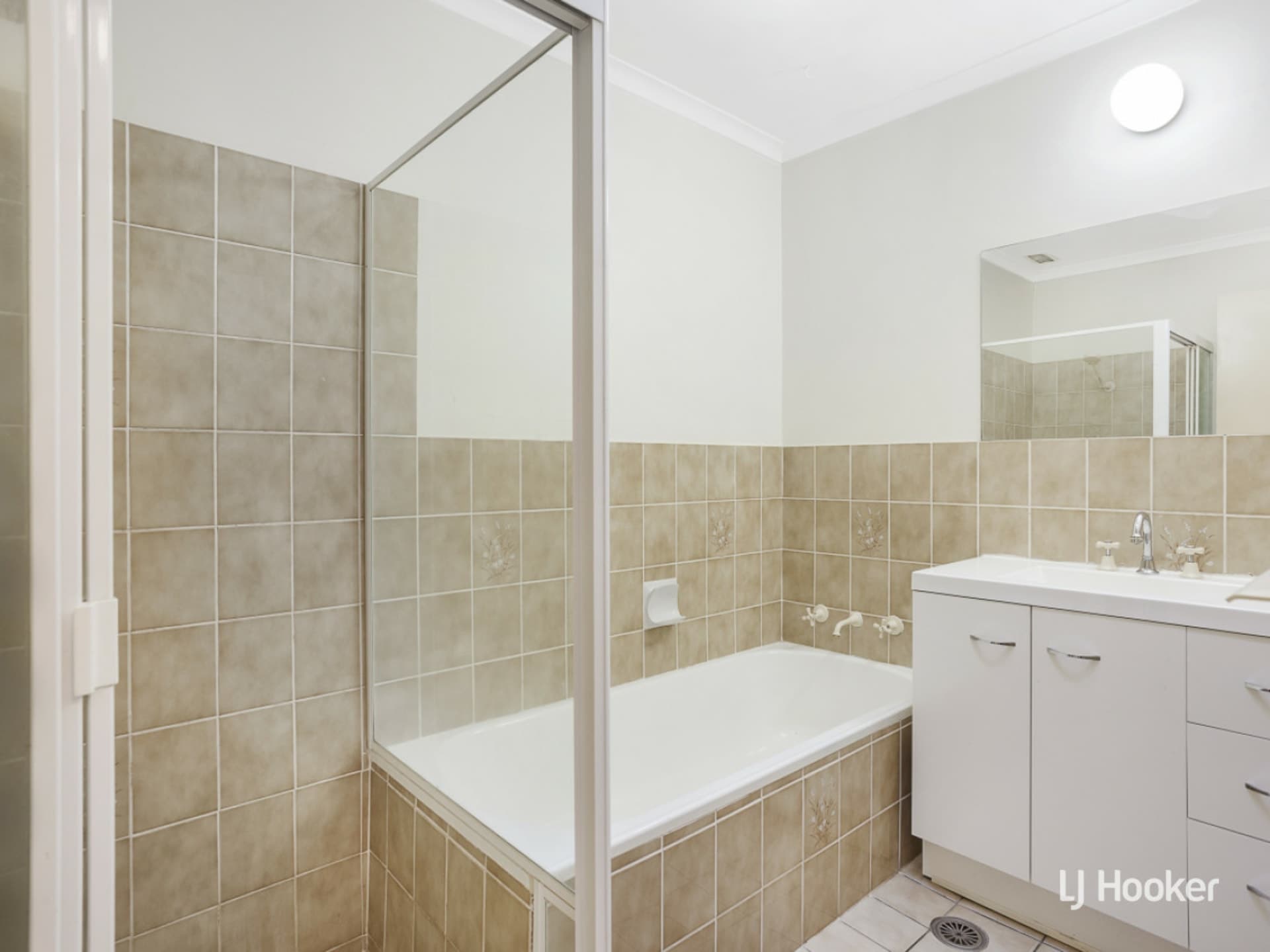 5 Ware Place, Belconnen, Belconnen - Image 1