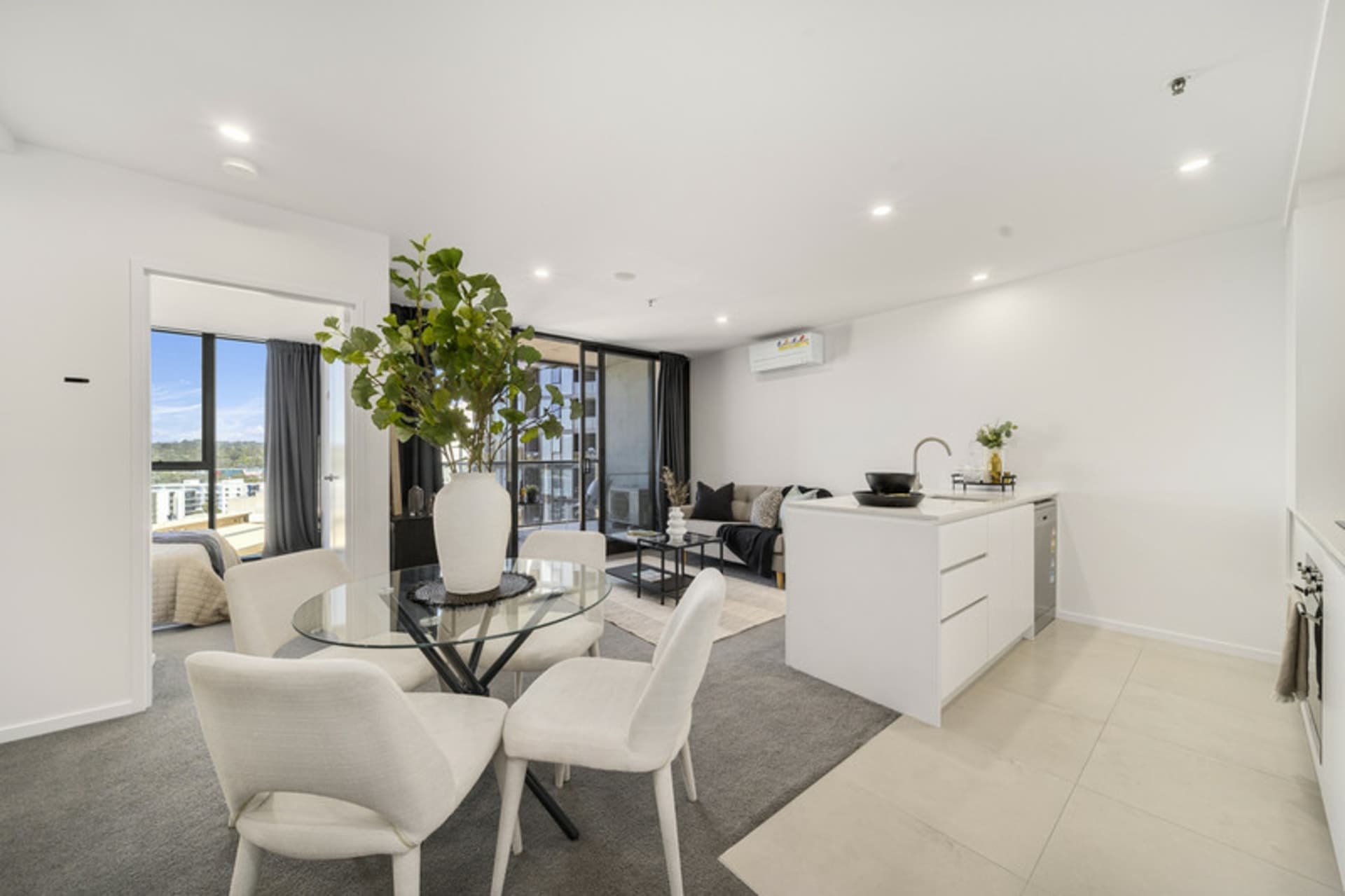 1111/1 Grazier Lane Belconnen ACT, Belconnen - Thumbnail 3