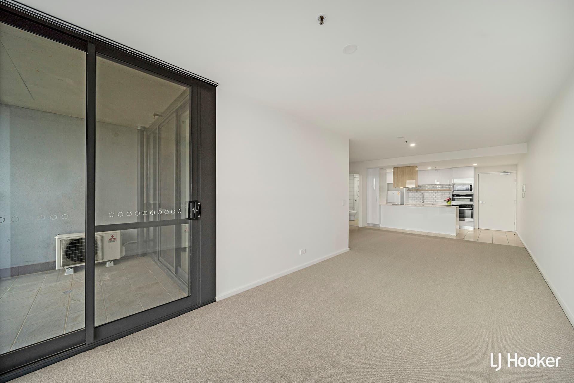 1307/120 Eastern Valley Way Belconnen ACT, Belconnen - Thumbnail 2