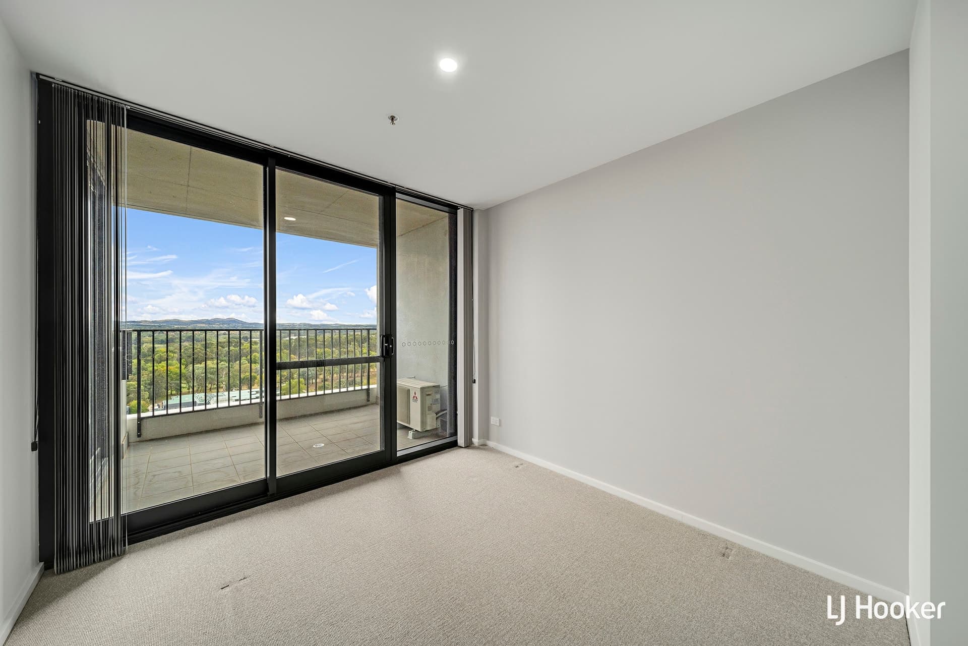 1307/120 Eastern Valley Way Belconnen ACT, Belconnen - Thumbnail 4