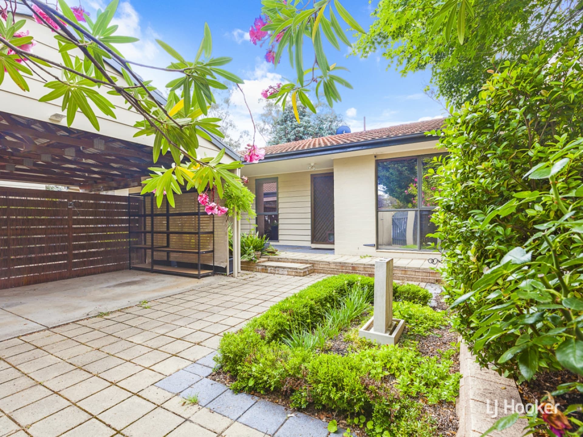 42 Renny Place Belconnen ACT, Belconnen - Thumbnail 2