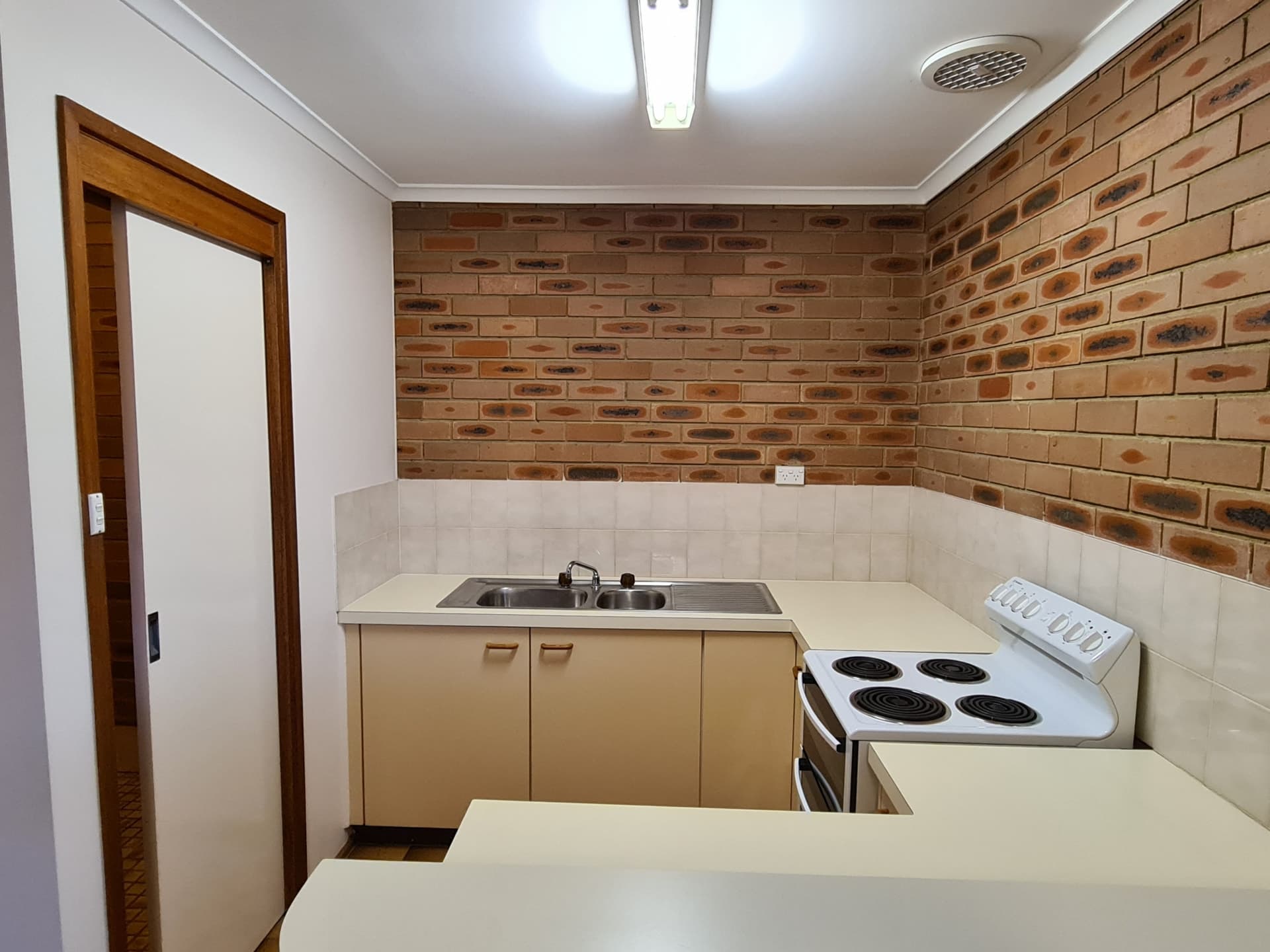 20/13 Thurlow Place Belconnen ACT, Belconnen - Thumbnail 5