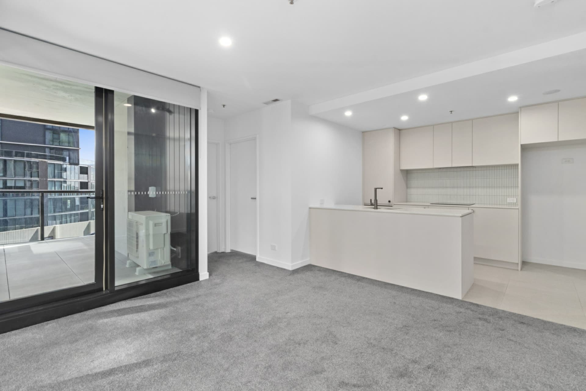 303/2 Grazier Lane Belconnen ACT, Belconnen - Thumbnail 4