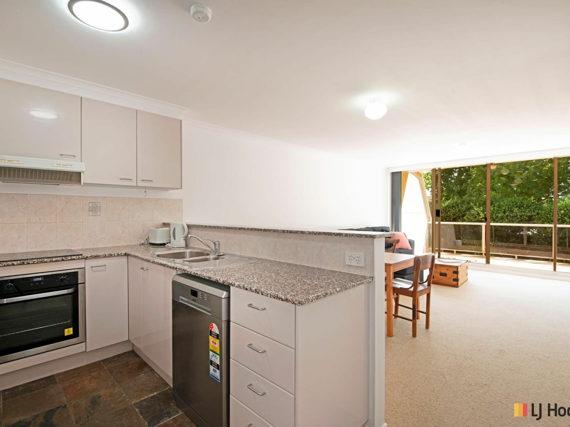 2B/9 Chandler Street, Belconnen, Belconnen - Thumbnail 3