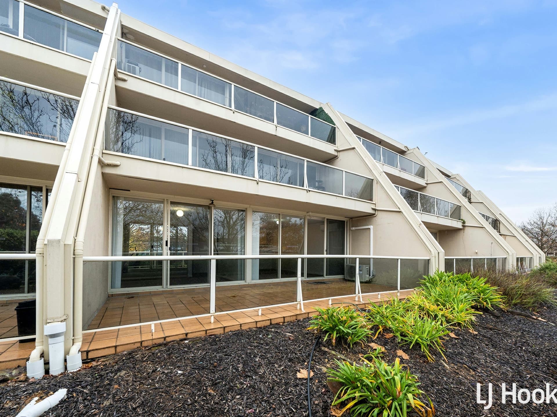 8A/17 Chandler Street, Belconnen, Belconnen - Image 1
