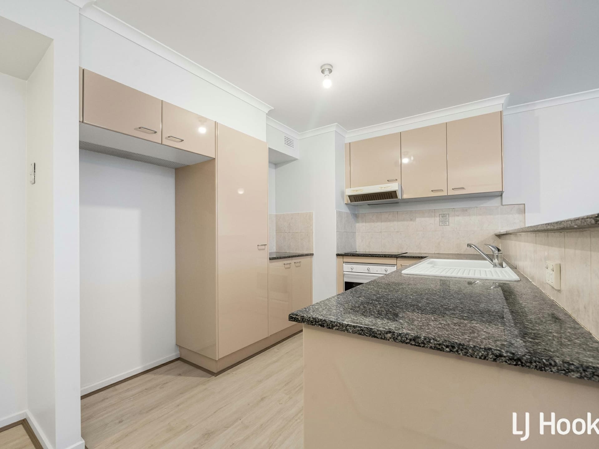 8A/17 Chandler Street, Belconnen, Belconnen - Thumbnail 3