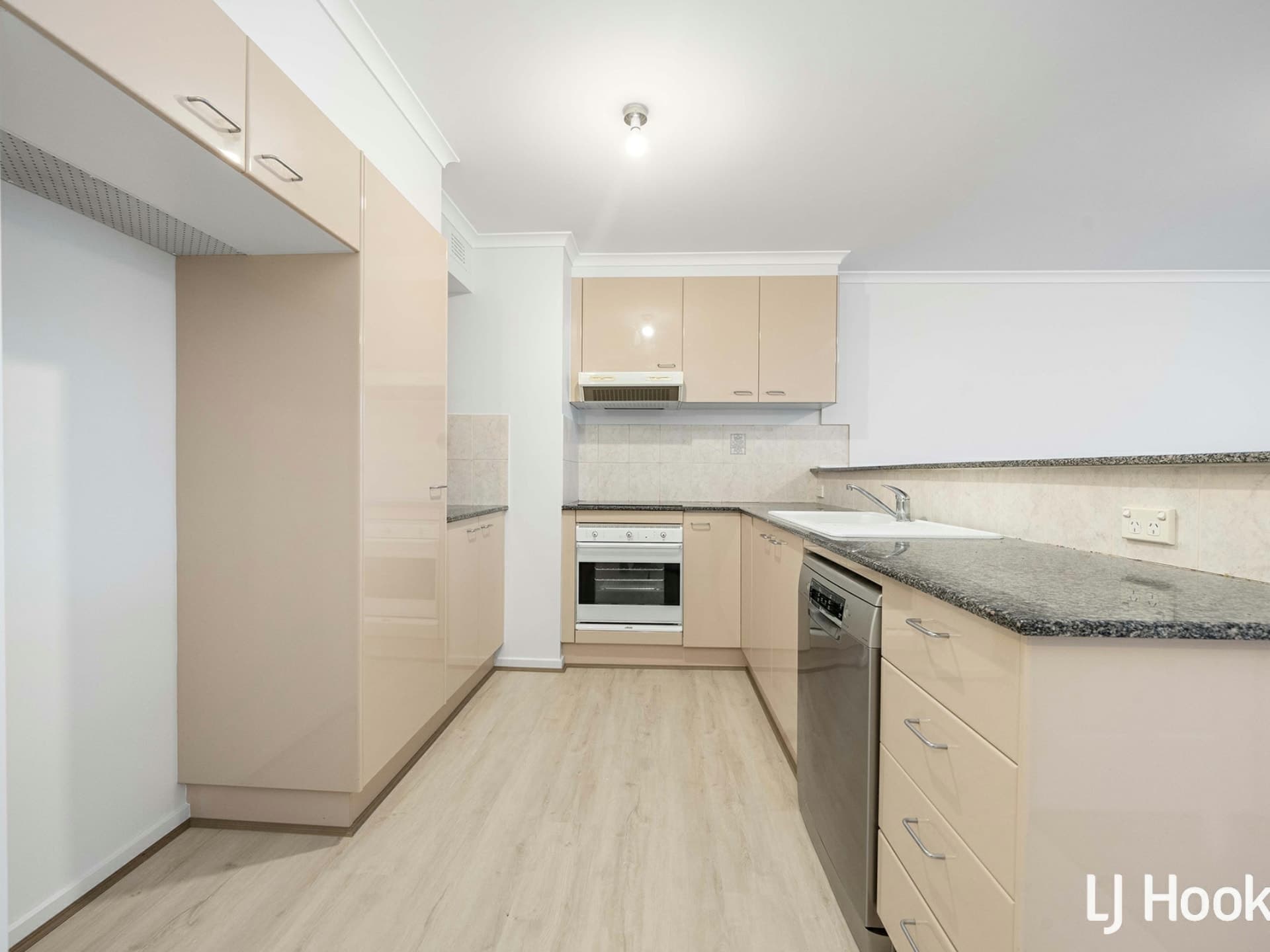 8A/17 Chandler Street, Belconnen, Belconnen - Thumbnail 4