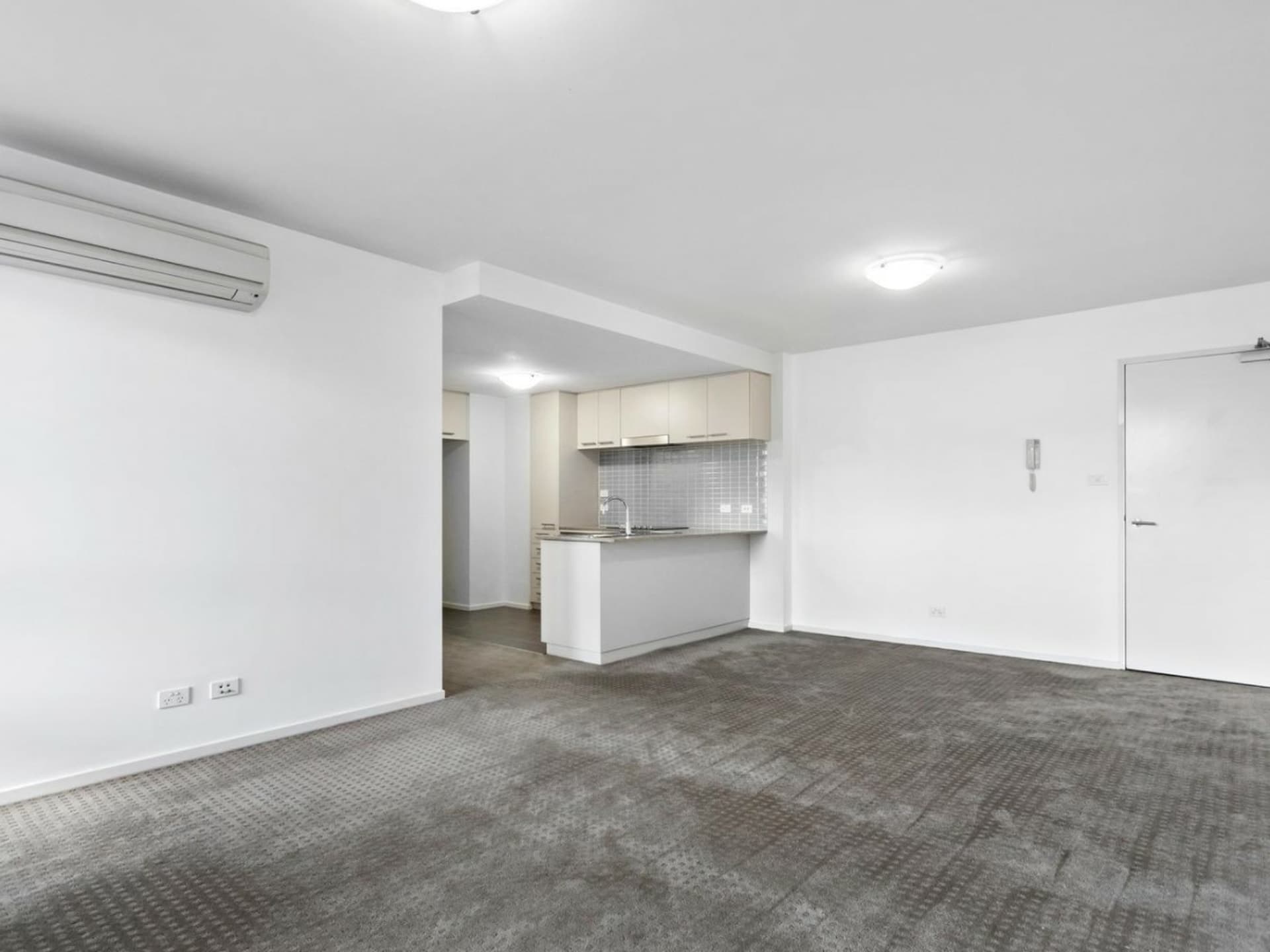 246/84 Chandler Street, Belconnen, Belconnen - Thumbnail 3