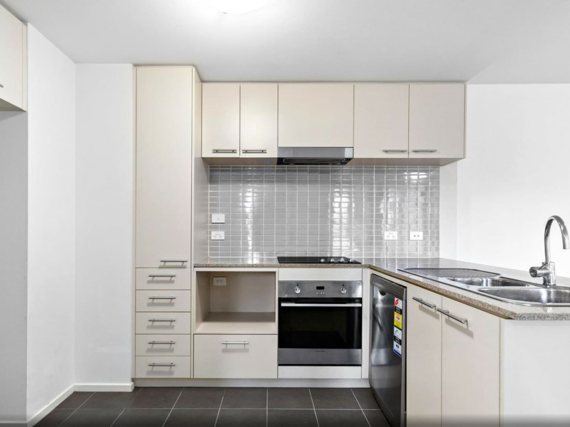 246/84 Chandler Street, Belconnen, Belconnen - Thumbnail 4