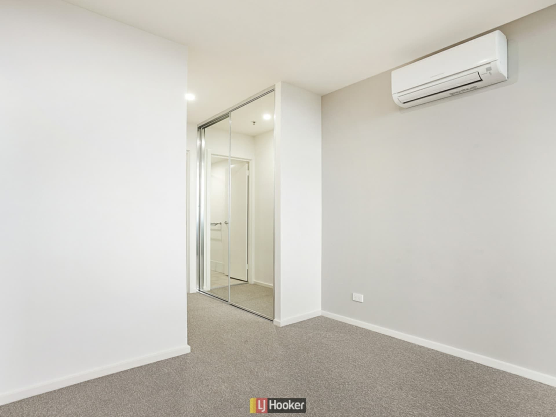 1803/120 Eastern Valley Way Belconnen ACT, Belconnen - Thumbnail 3