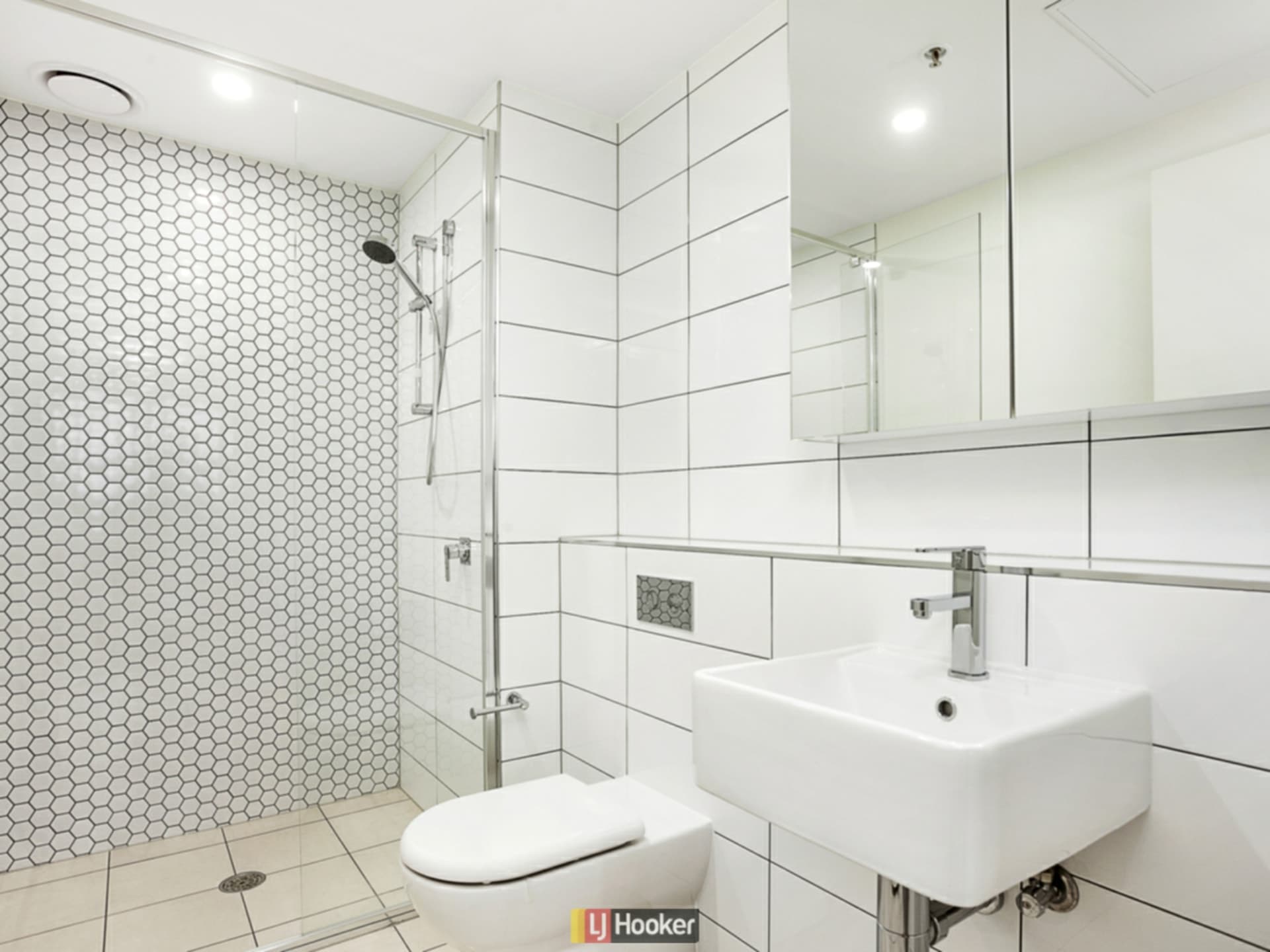 1803/120 Eastern Valley Way Belconnen ACT, Belconnen - Thumbnail 4