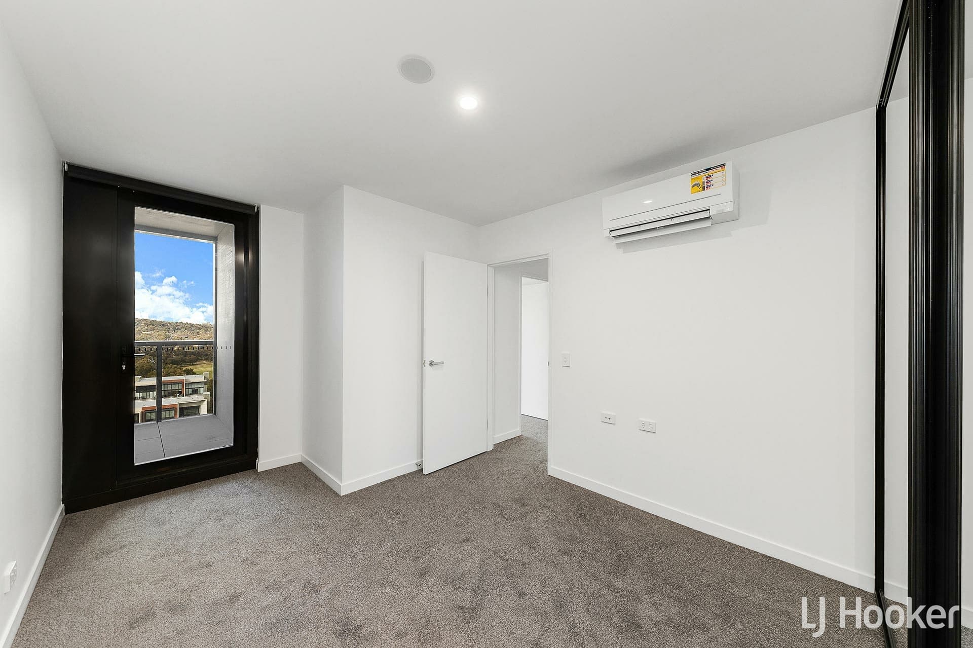 1613/2 Grazier Lane Belconnen ACT, Belconnen - Thumbnail 4