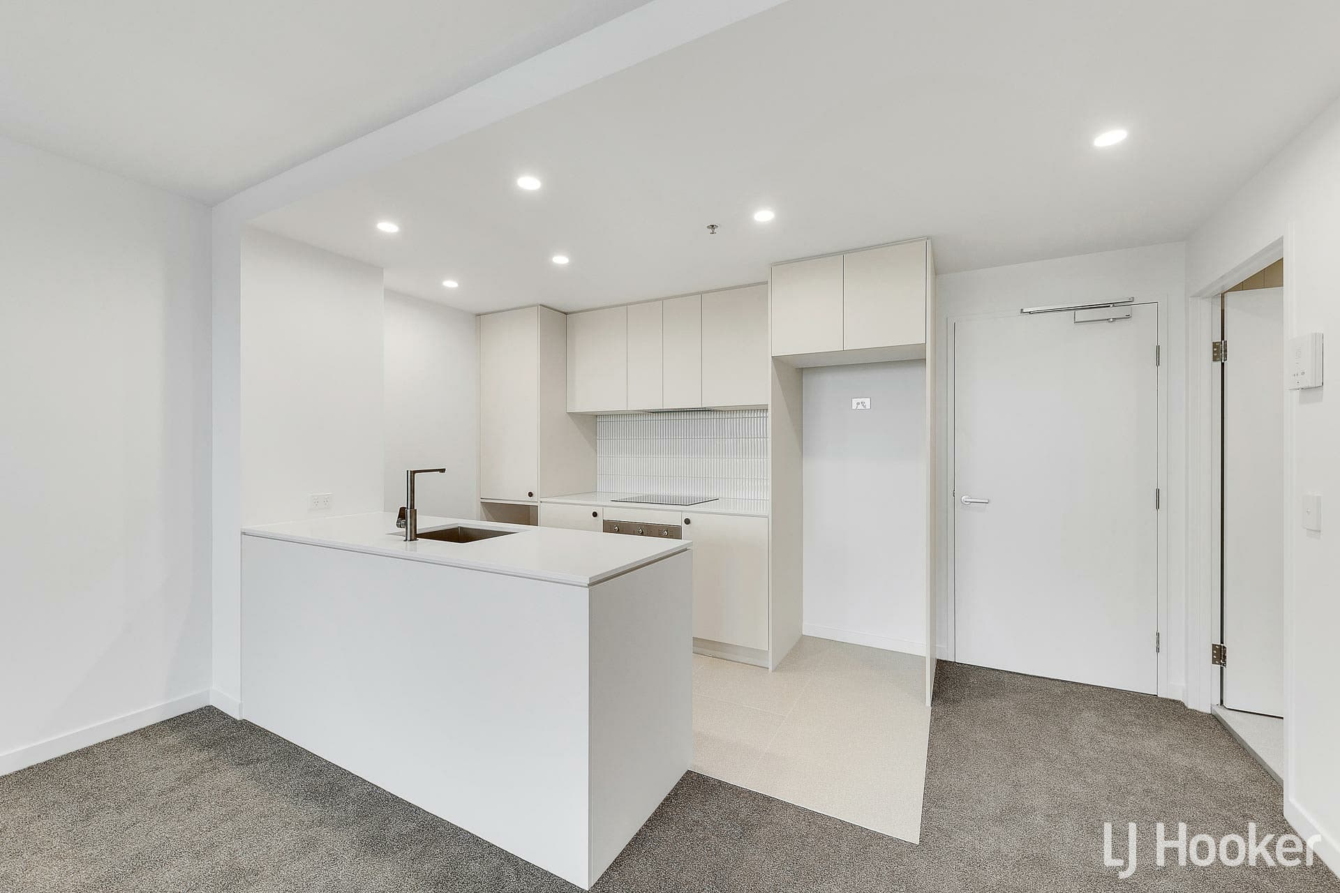 1613/2 Grazier Lane Belconnen ACT, Belconnen - Thumbnail 8