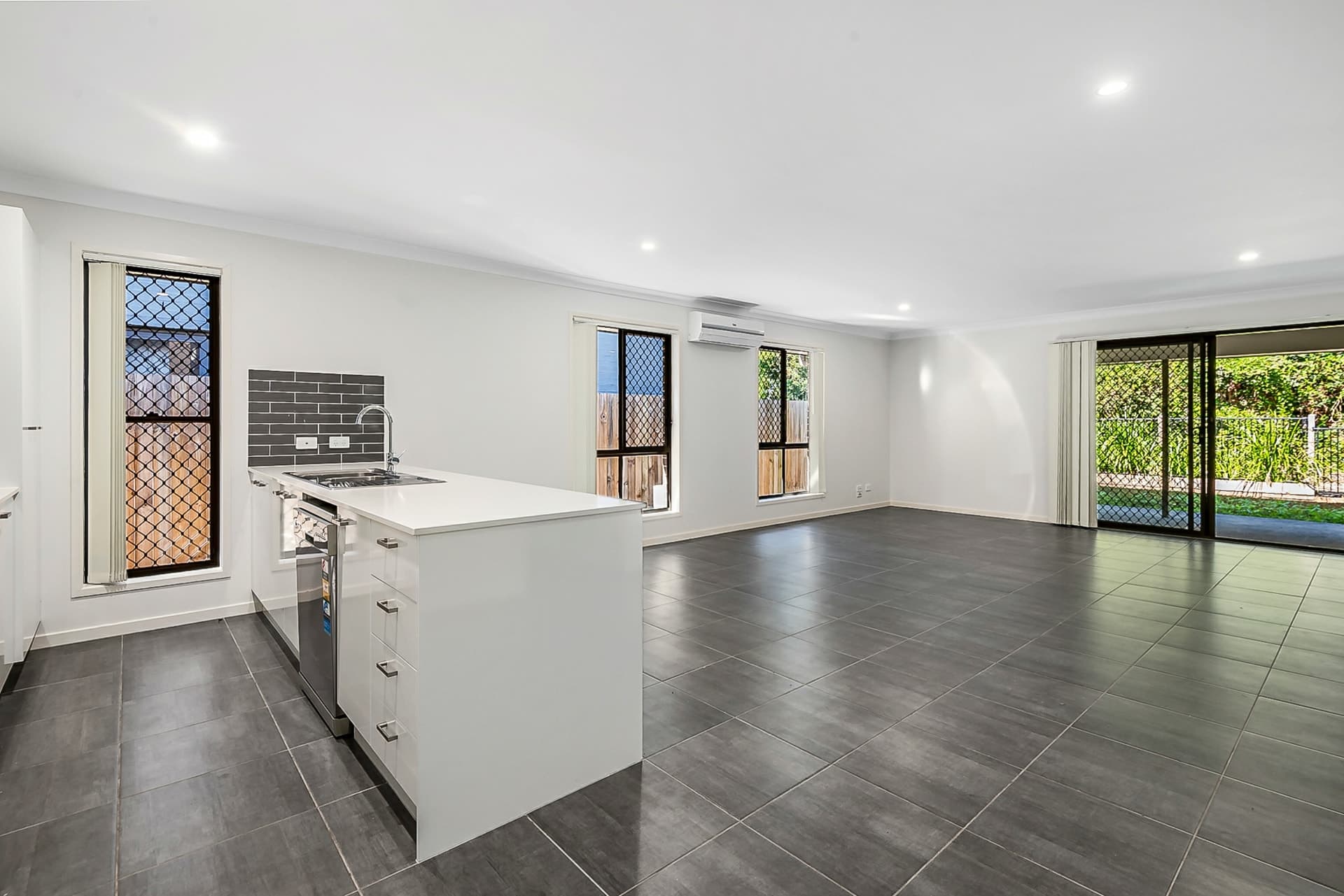 15/8 Kerry Close Bellmere QLD, Bellmere - Thumbnail 5