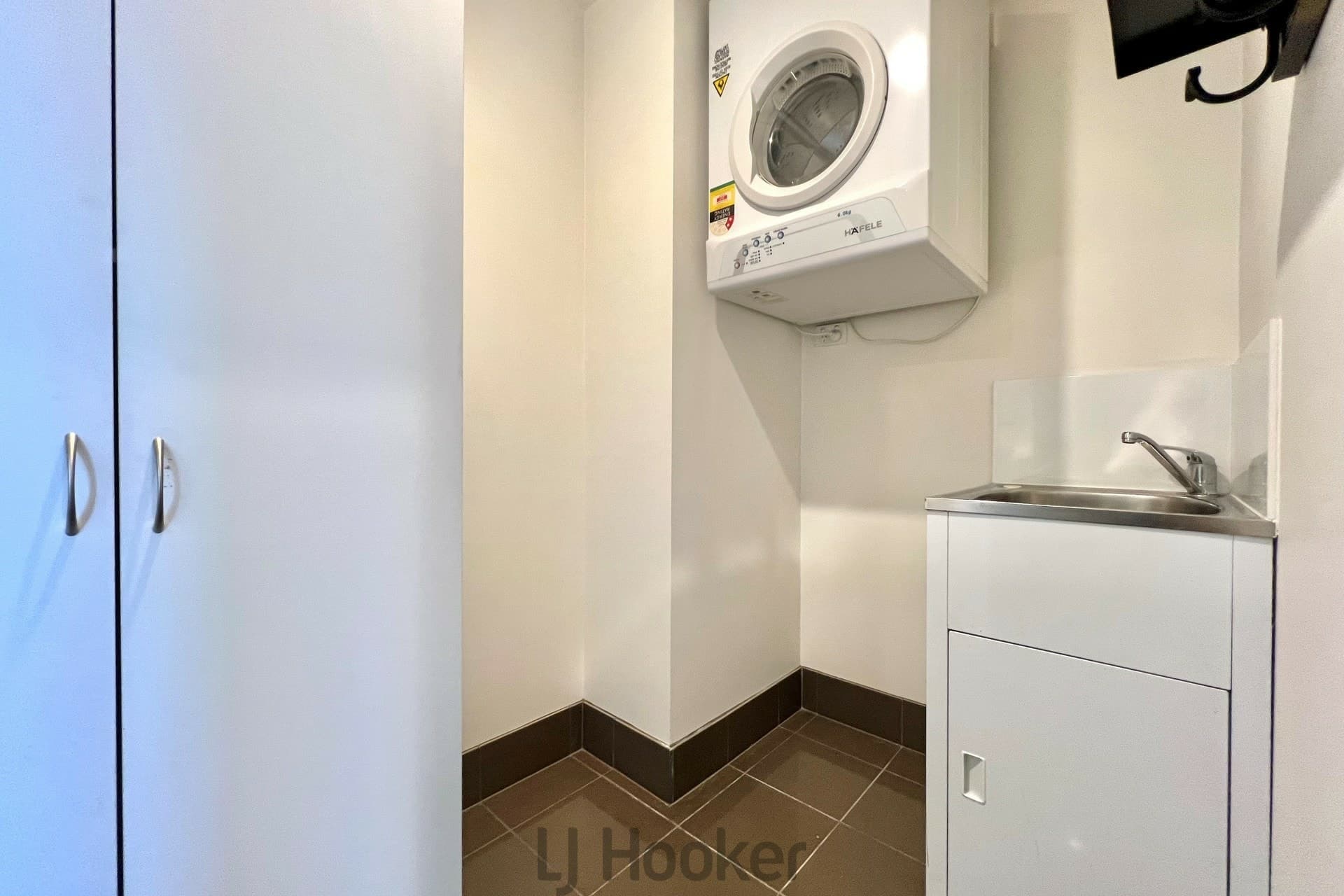 208/571 Pacific Highway Belmont NSW, Belmont - Image 1