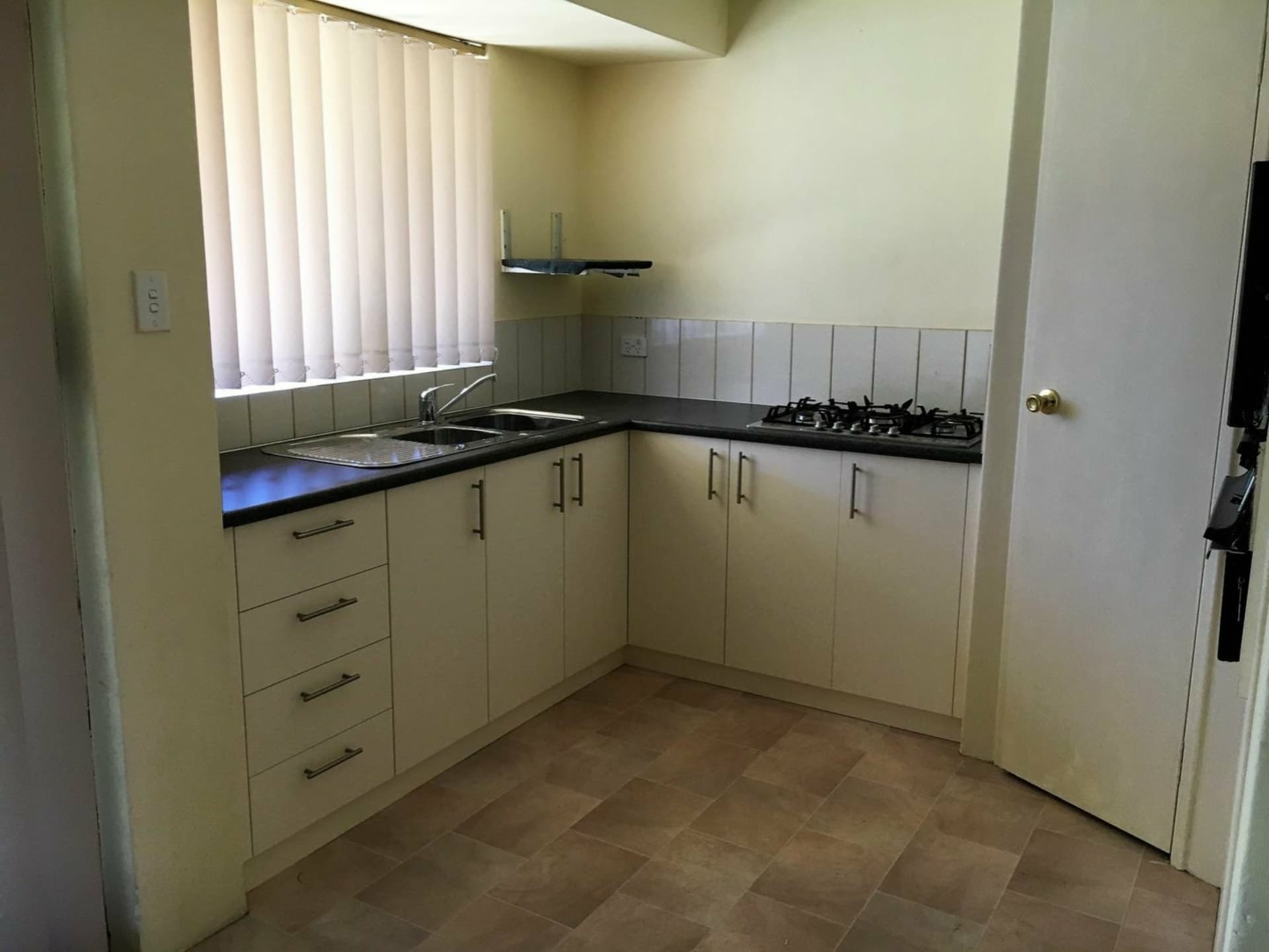 4/52 Keymer Street Belmont WA, Belmont - Thumbnail 3