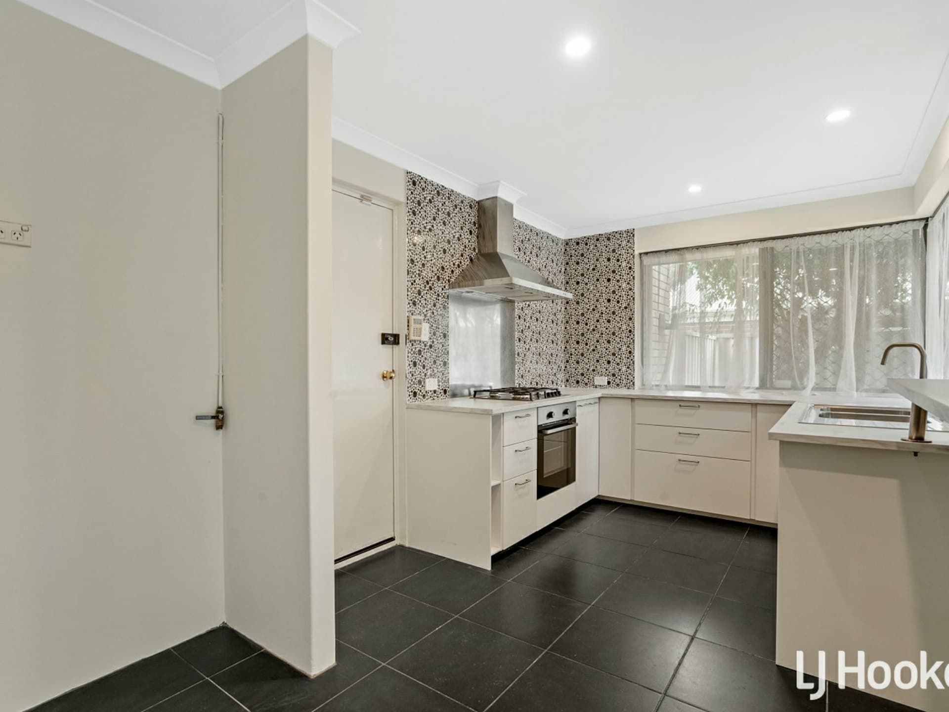 10 Gochean Avenue Bentley WA, Bentley - Thumbnail 6