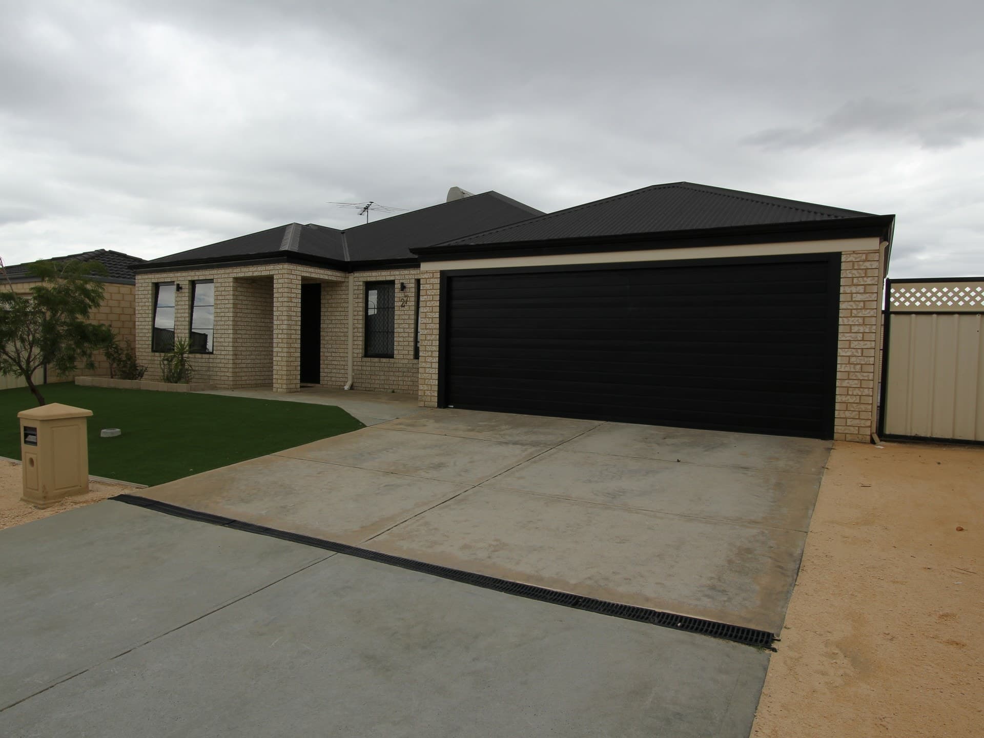 27 Wimbledon Street Bertram WA, Bertram - Image 1