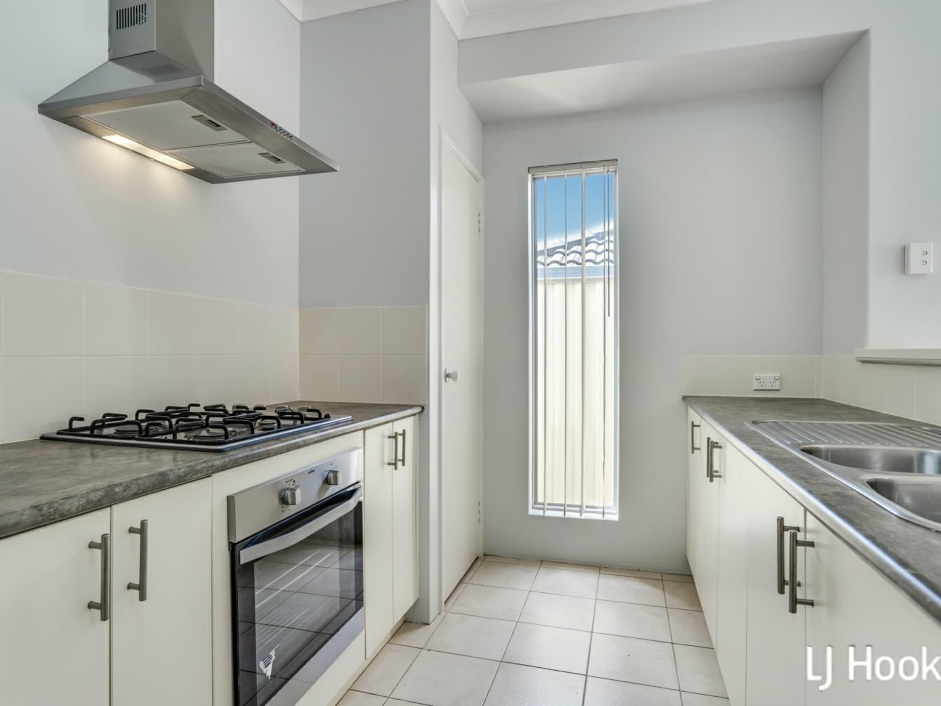 34 Wanstead Vista Bertram WA, Bertram - Thumbnail 2