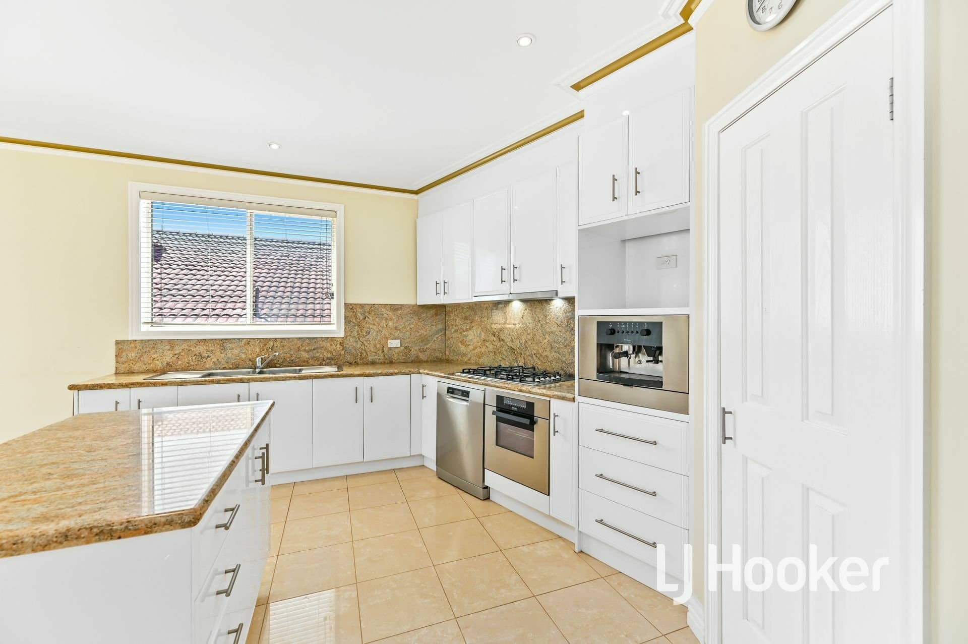 48 Fairholme Boulevard Berwick VIC, Berwick - Thumbnail 8
