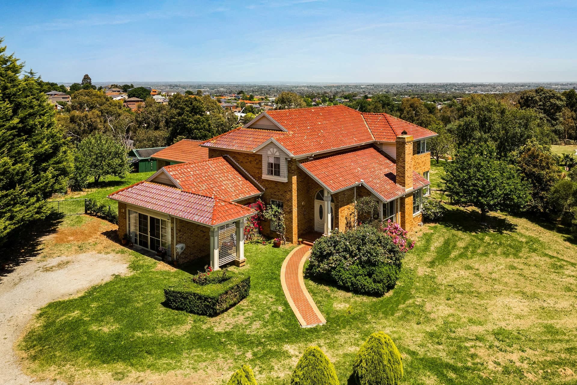 23 Caserta Drive Berwick VIC, Berwick - Thumbnail 2
