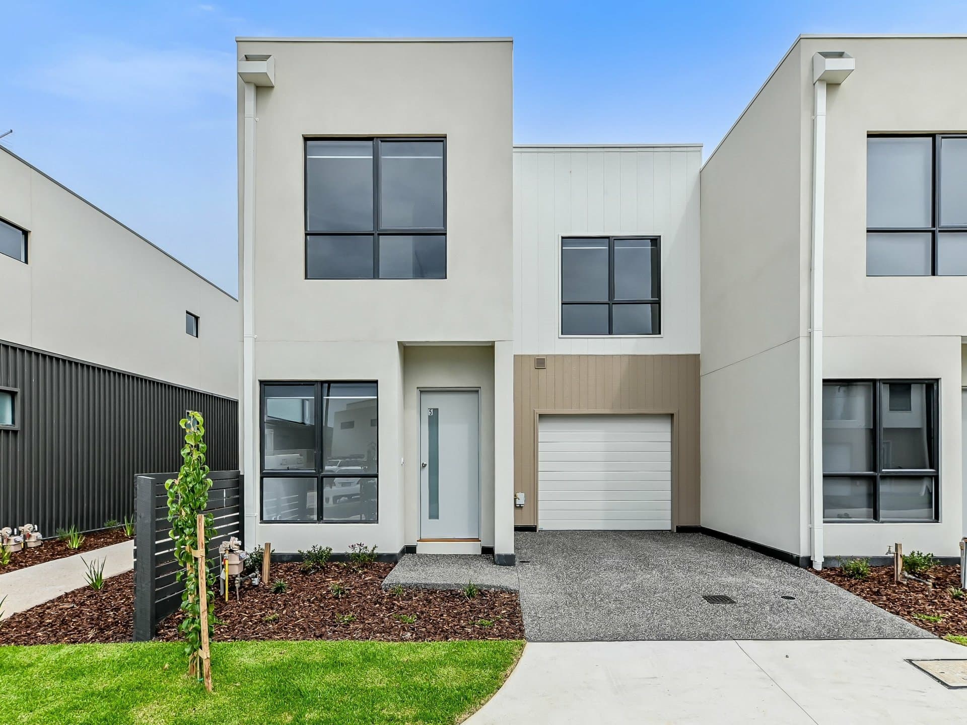 5 Limestone Drive Berwick VIC, Berwick - Thumbnail 2