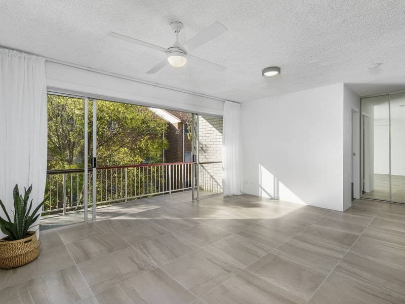 7/54 Brighton Street Biggera Waters QLD, Biggera Waters - Image 1
